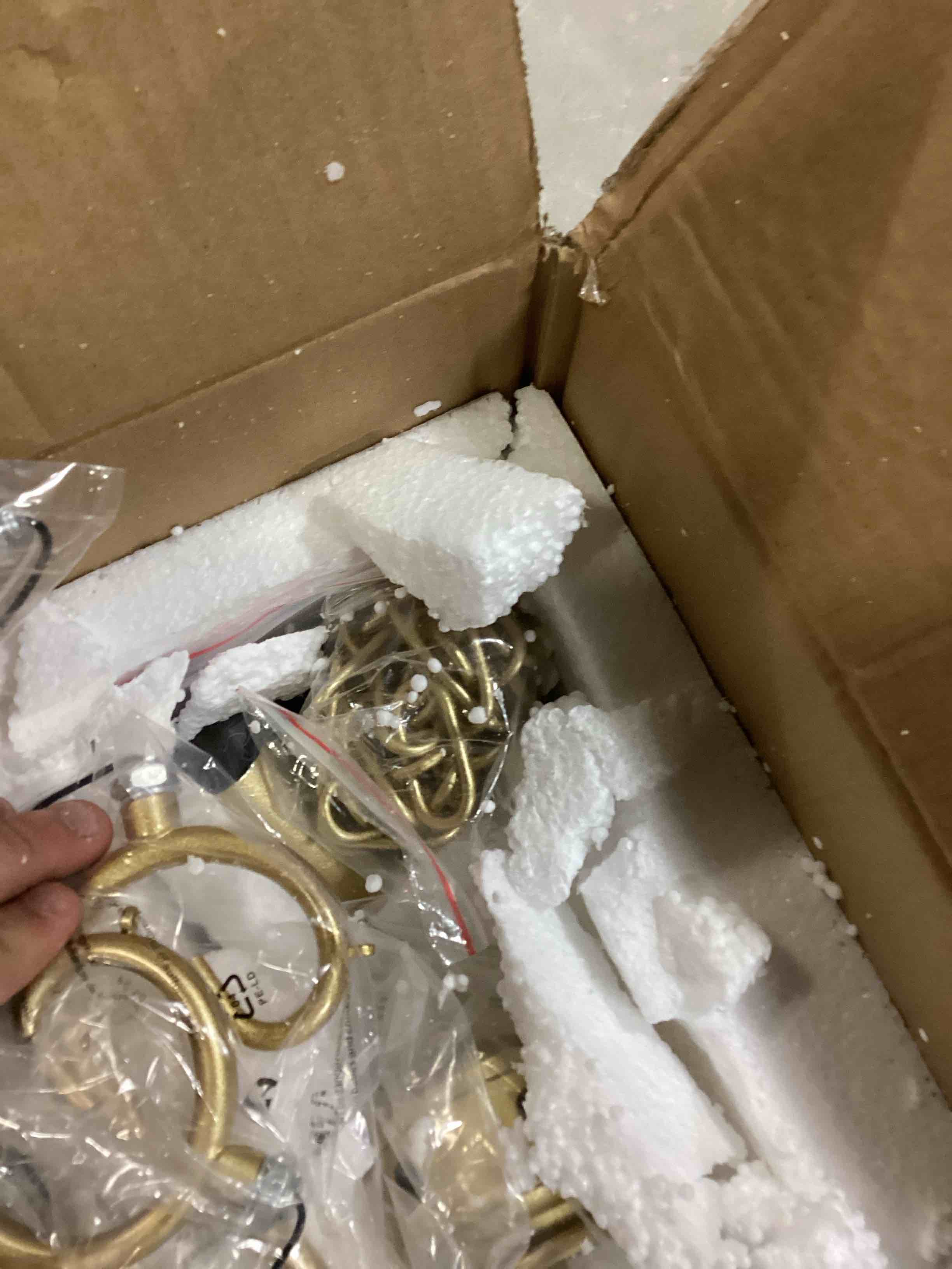 https://s3.amazonaws.com/lotting-images-prod/bidfta/YEL6795801_1738075308982.jpeg