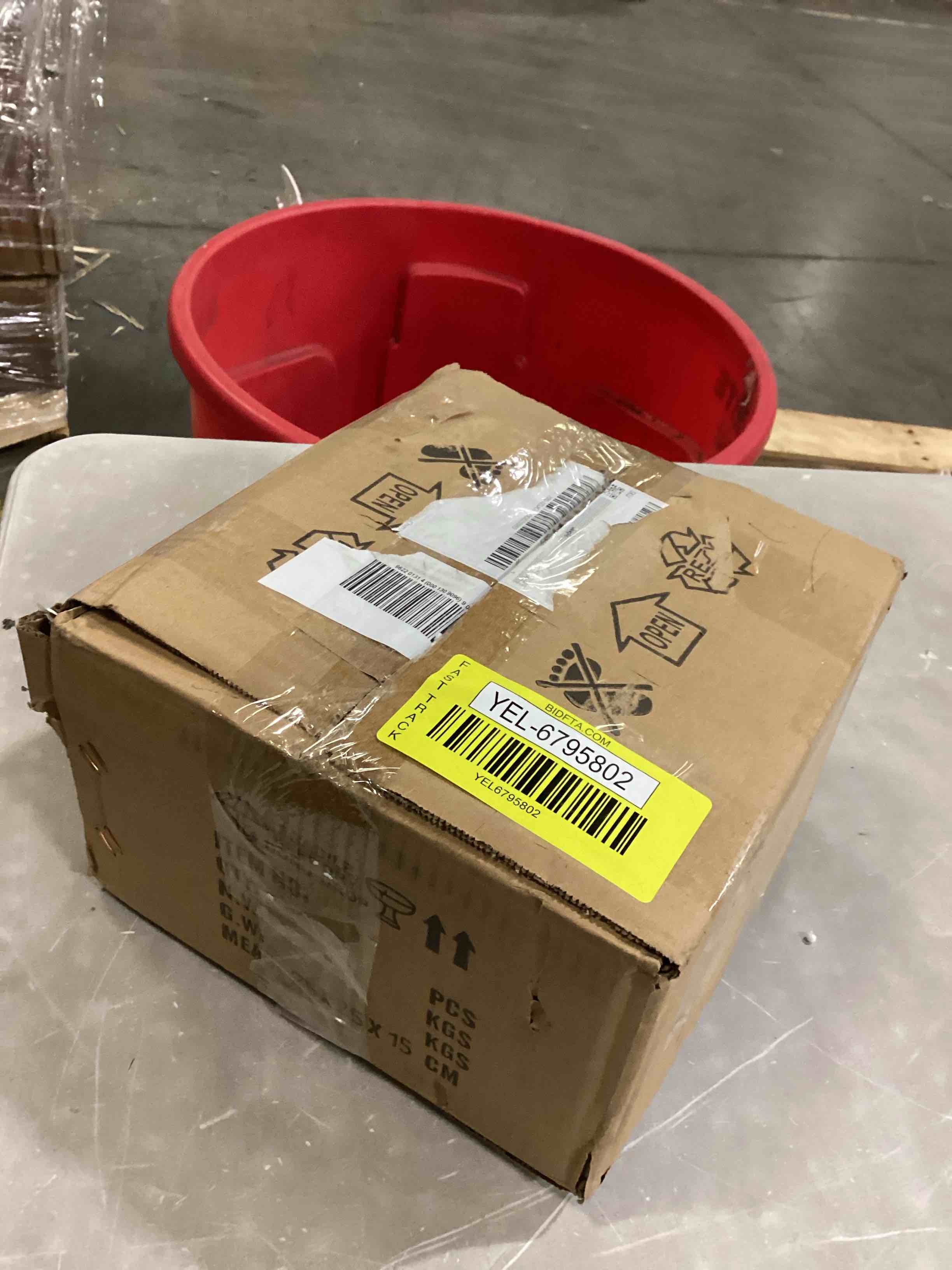https://s3.amazonaws.com/lotting-images-prod/bidfta/YEL6795802_1738075507539.jpeg