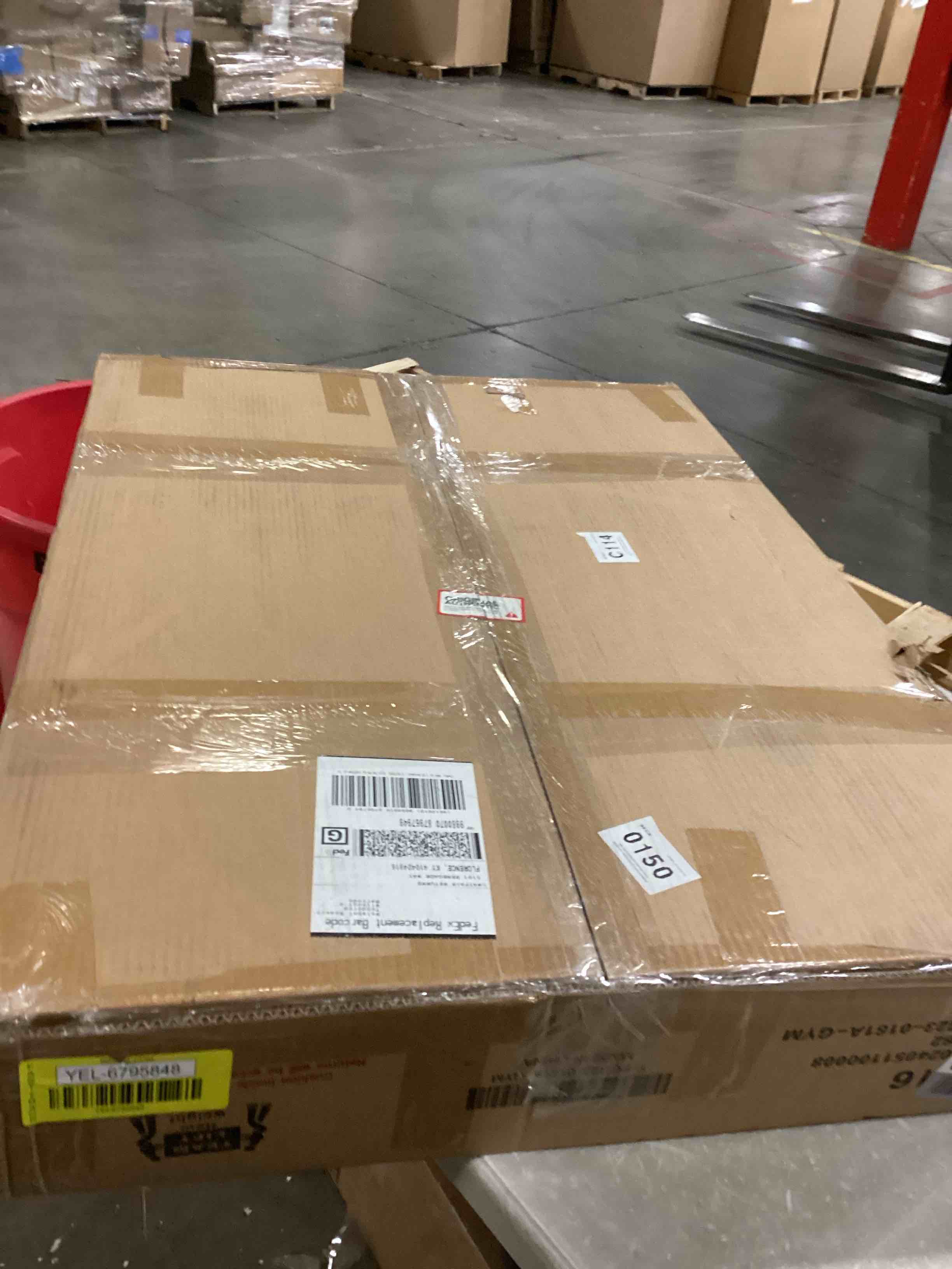 https://s3.amazonaws.com/lotting-images-prod/bidfta/YEL6795848_1738154711263.jpeg