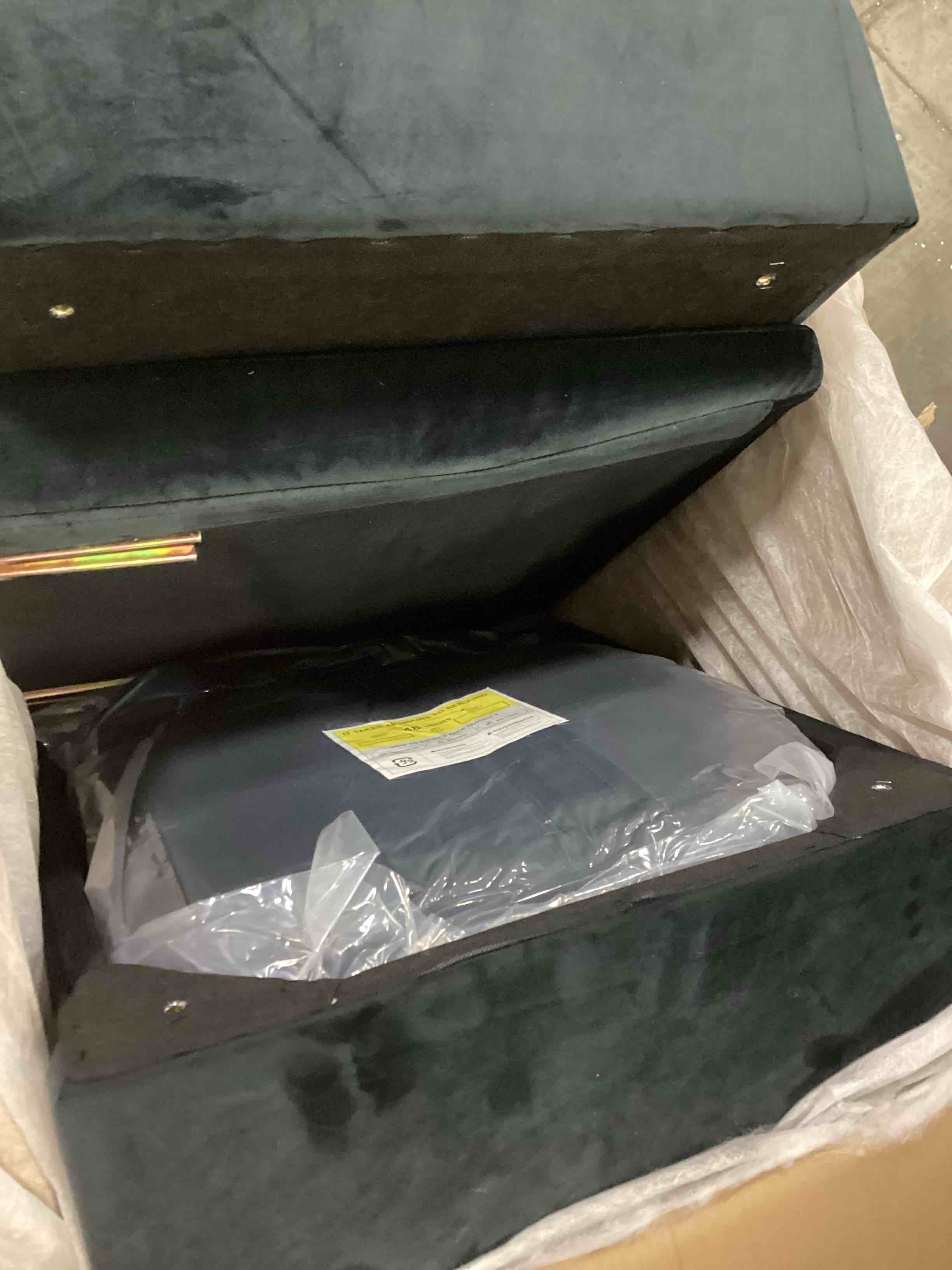 https://s3.amazonaws.com/lotting-images-prod/bidfta/YEL6795857_1738158555783.jpeg