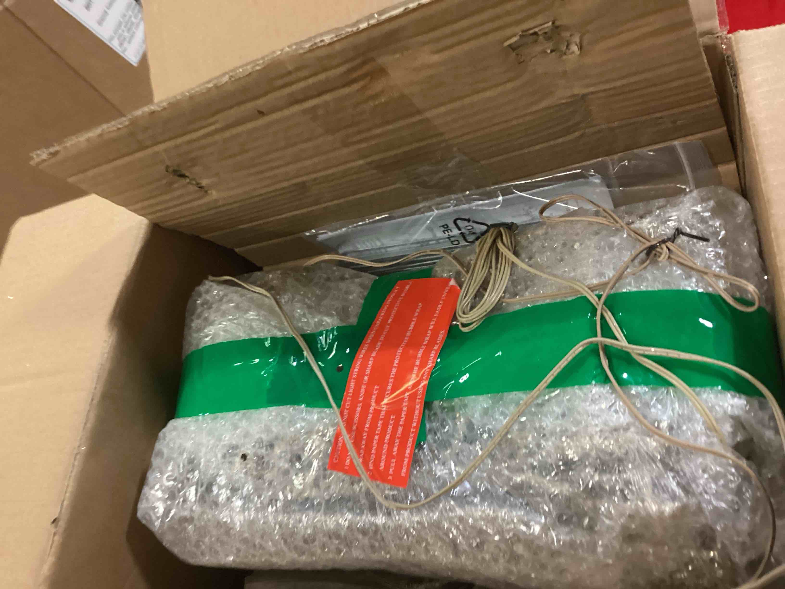 https://s3.amazonaws.com/lotting-images-prod/bidfta/YEL6795990_1738331798798.jpeg