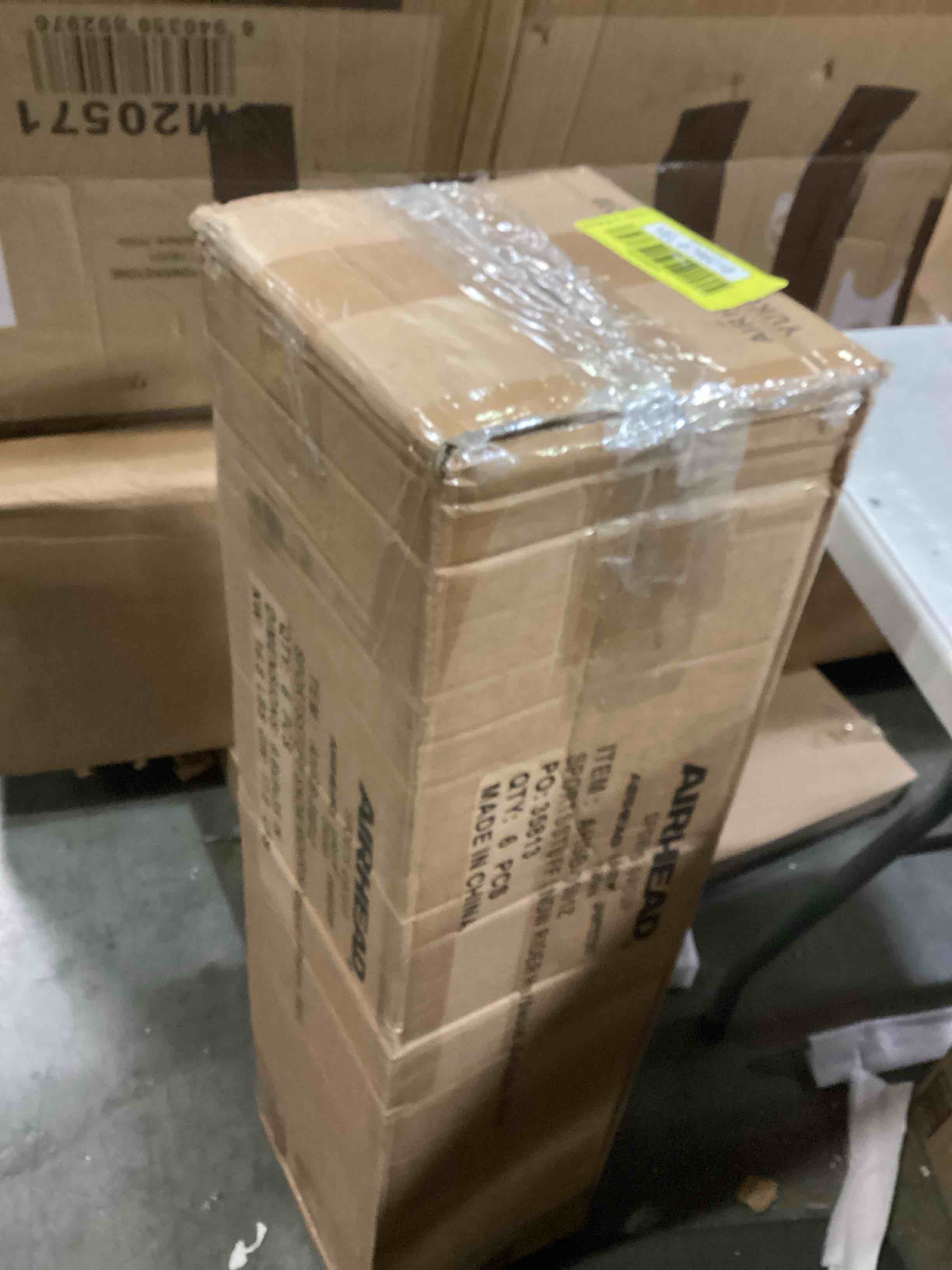 https://s3.amazonaws.com/lotting-images-prod/bidfta/YEL6796018_1738337440405.jpeg