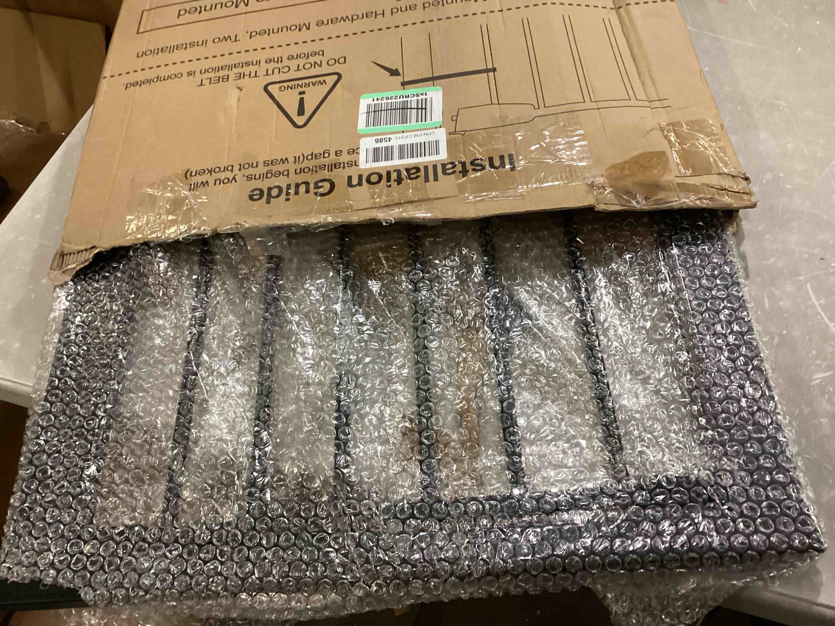 https://s3.amazonaws.com/lotting-images-prod/bidfta/YEL6796025_1738338615097.jpeg