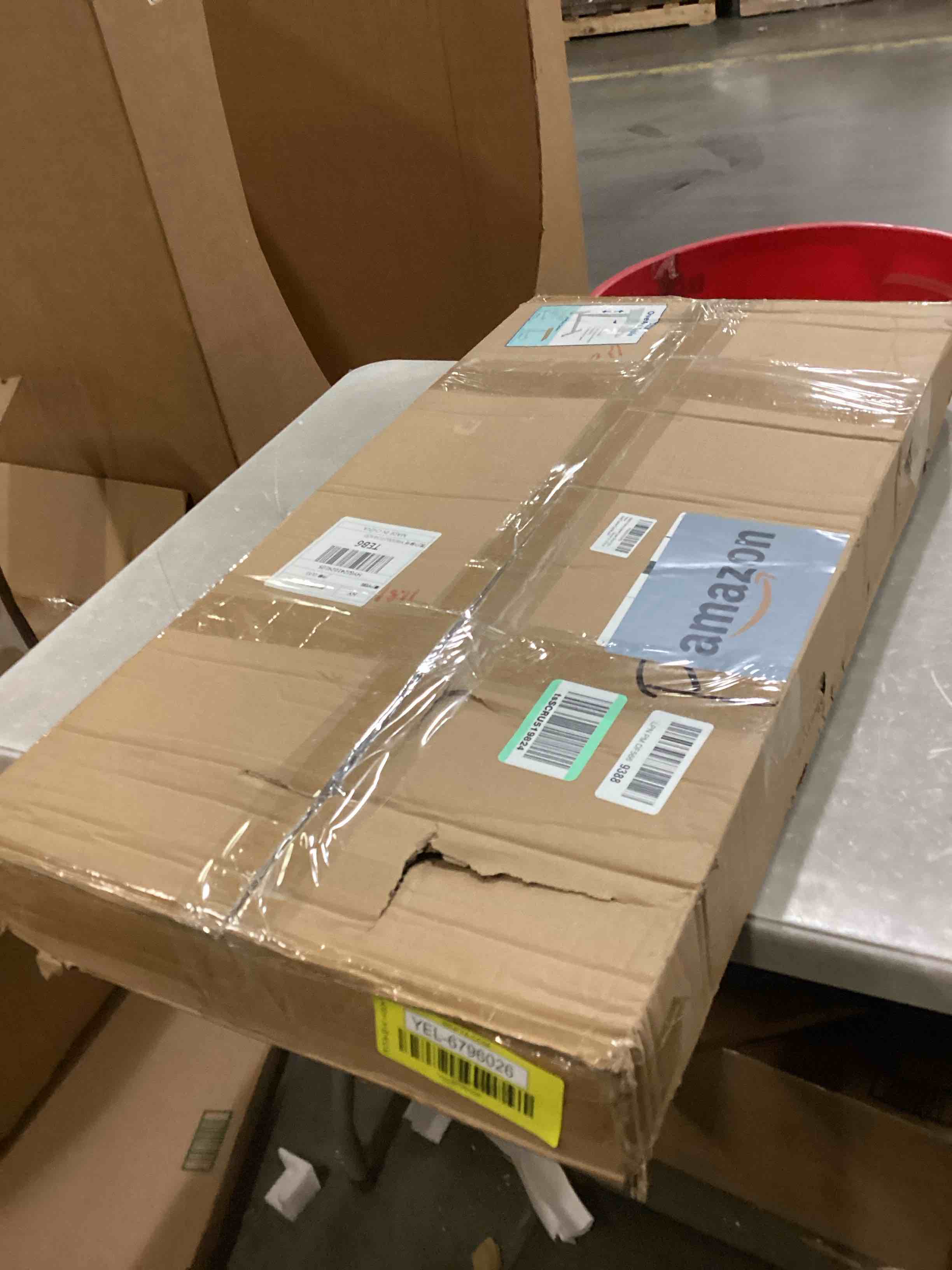 https://s3.amazonaws.com/lotting-images-prod/bidfta/YEL6796026_1738338724998.jpeg