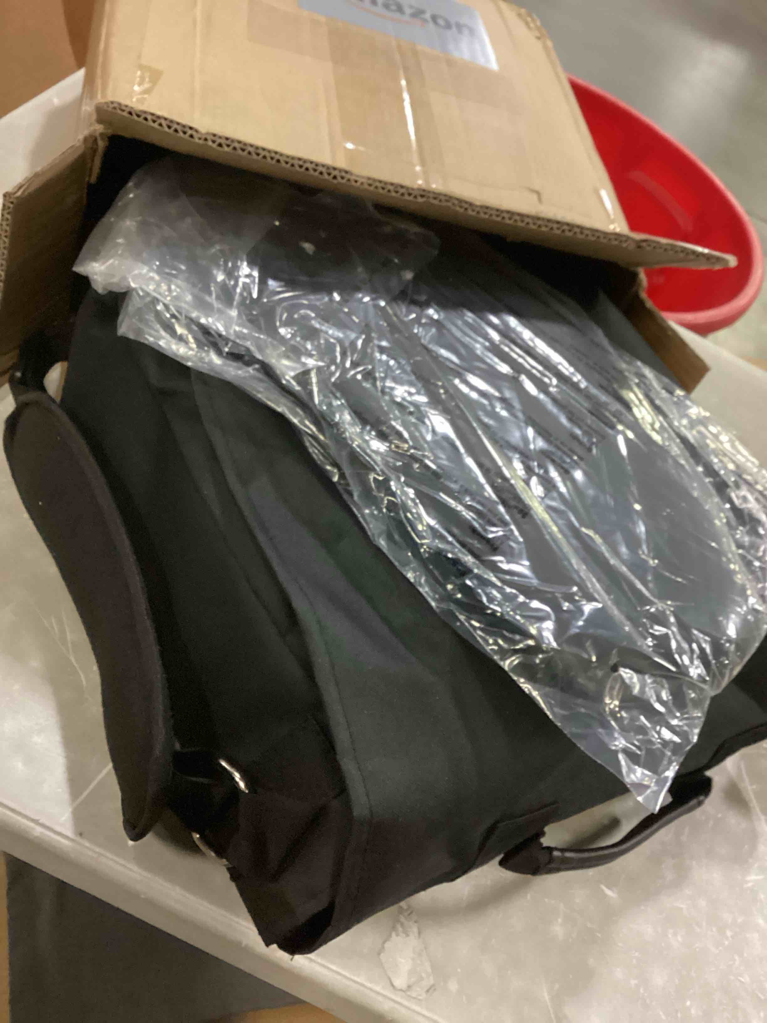 https://s3.amazonaws.com/lotting-images-prod/bidfta/YEL6796031_1738339579084.jpeg