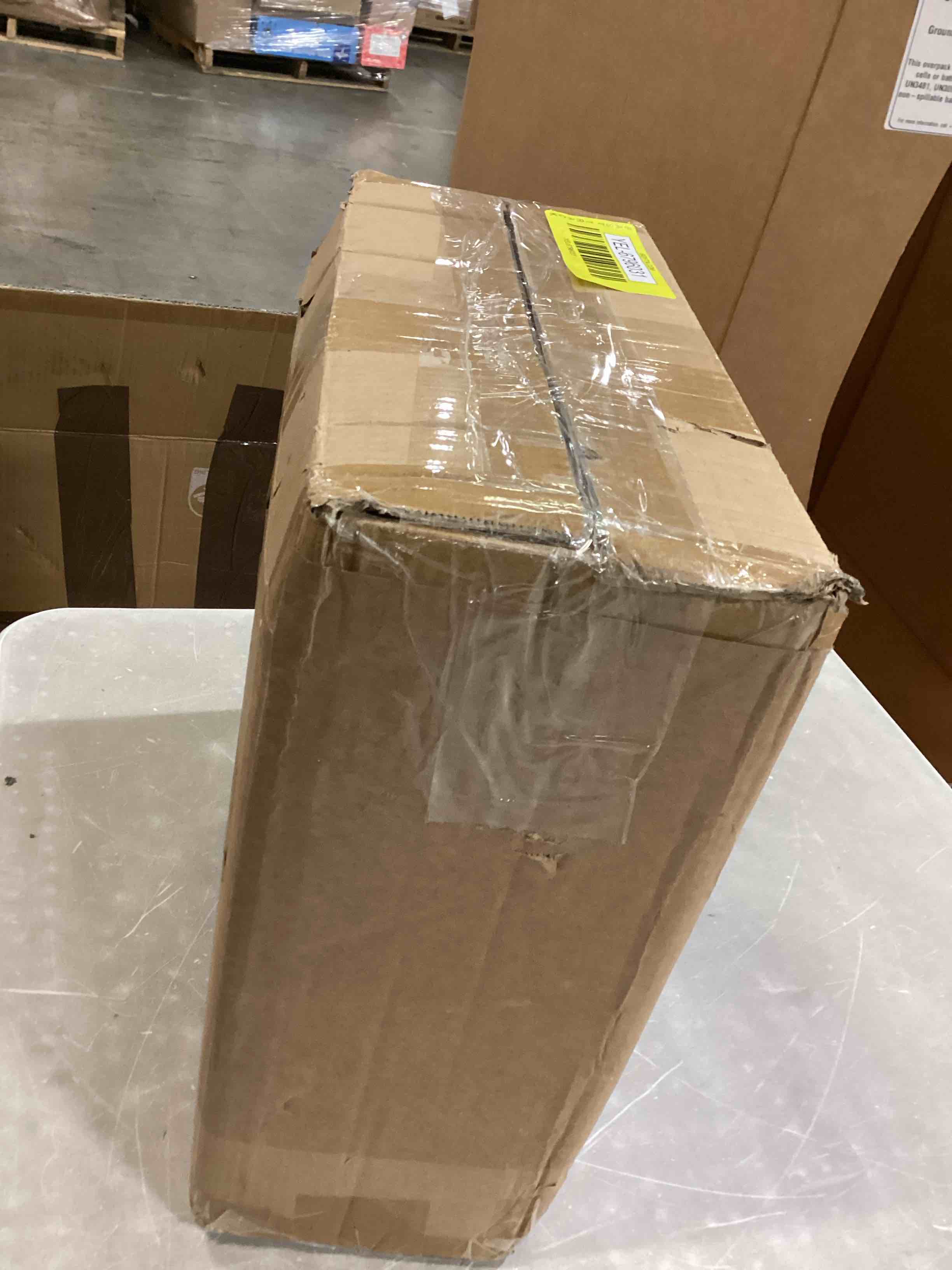 https://s3.amazonaws.com/lotting-images-prod/bidfta/YEL6796031_1738339624335.jpeg