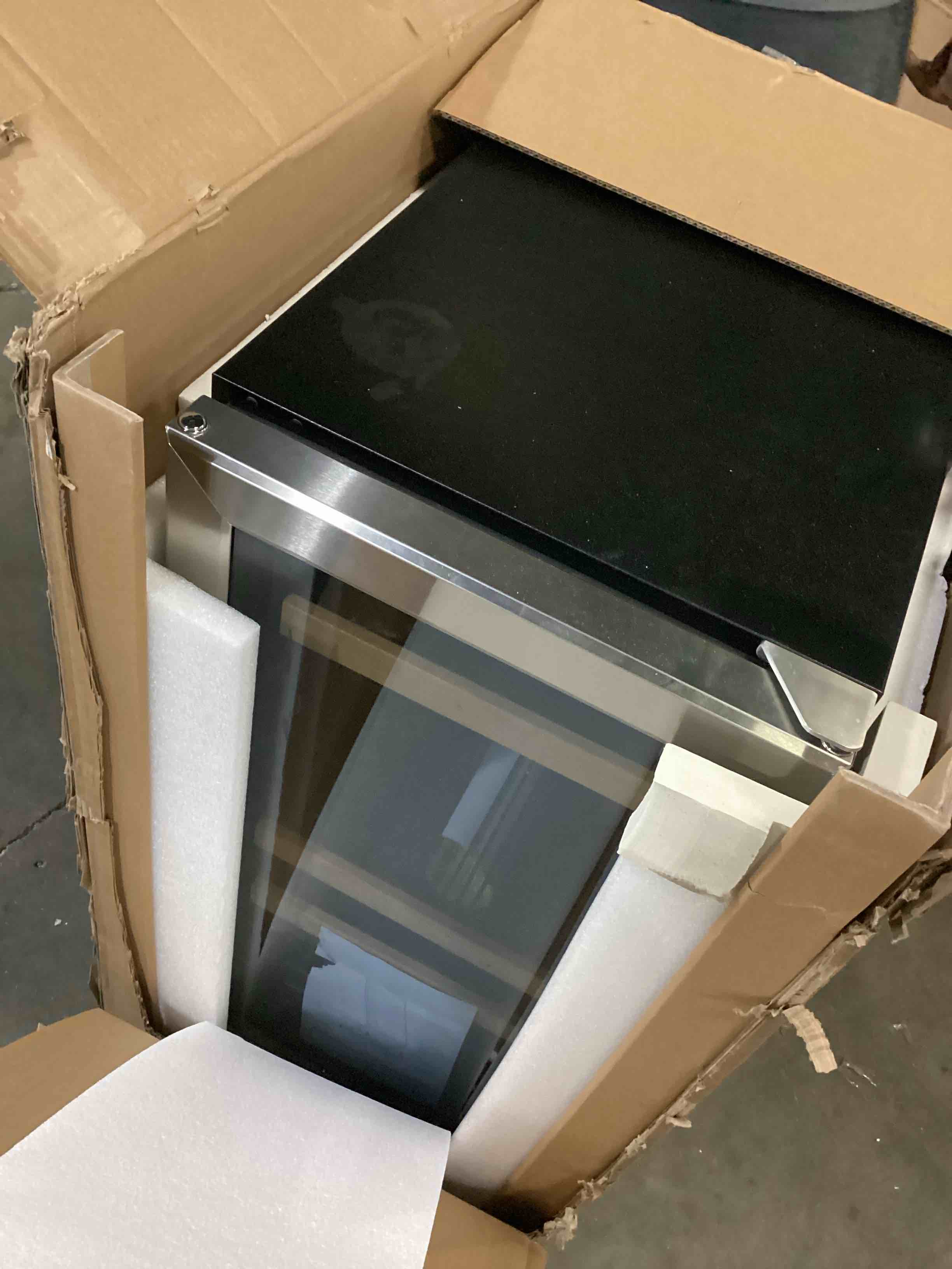 https://s3.amazonaws.com/lotting-images-prod/bidfta/YEL6796107_1738858042723.jpeg