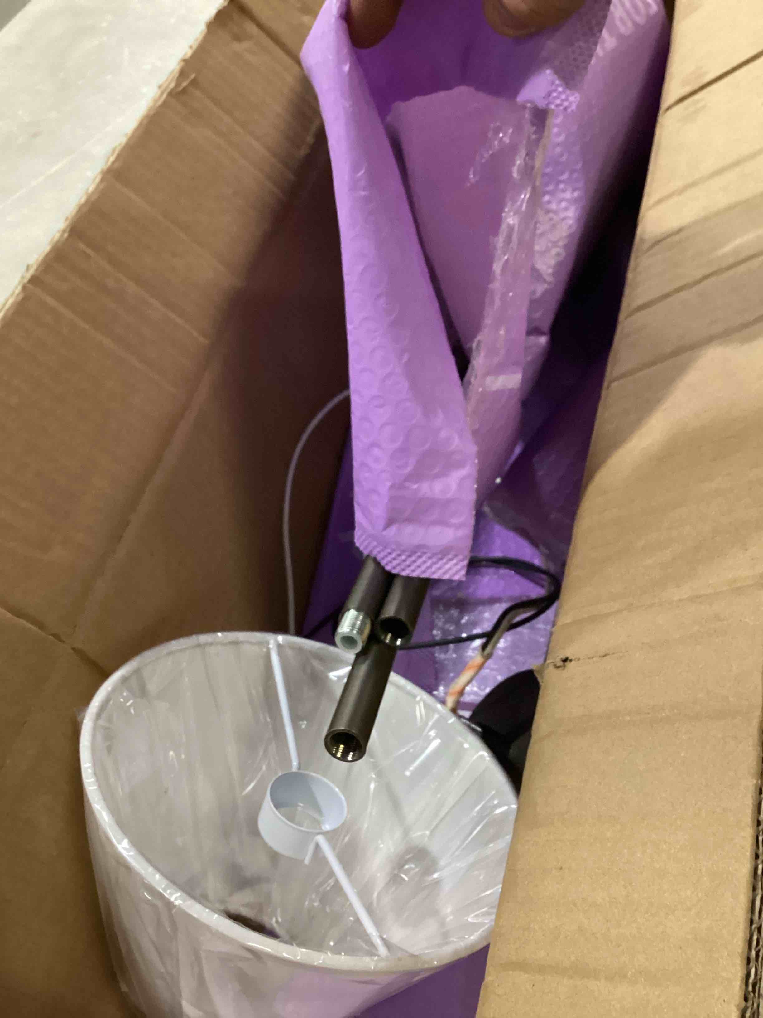 https://s3.amazonaws.com/lotting-images-prod/bidfta/YEL6796210_1739194804330.jpeg