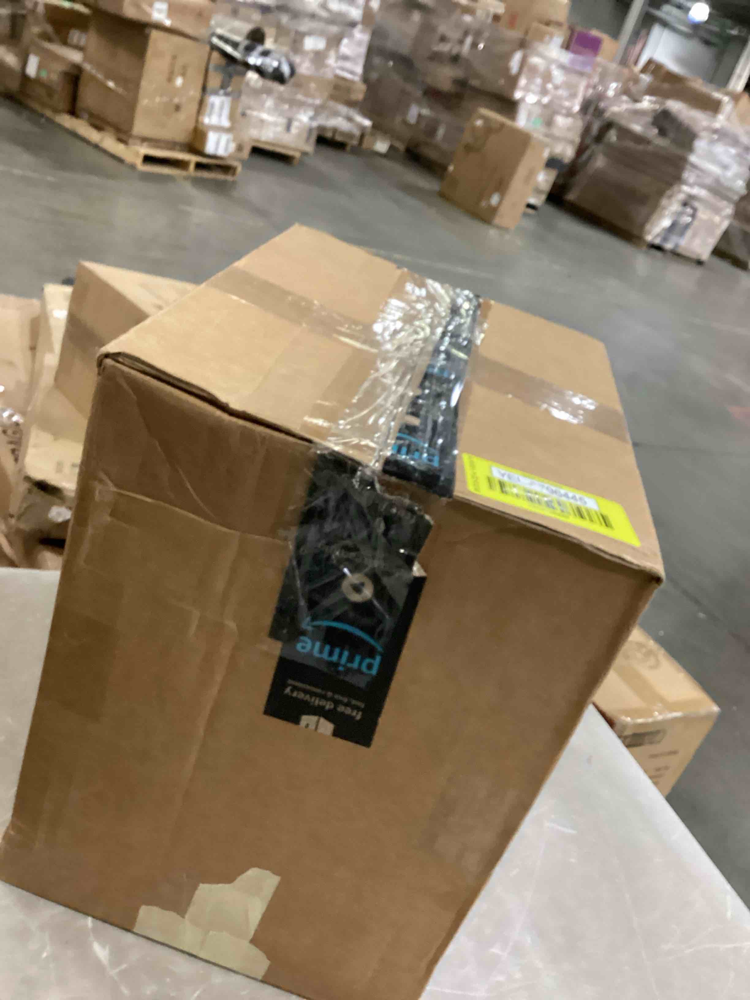 https://s3.amazonaws.com/lotting-images-prod/bidfta/YEL6796445_1739456799682.jpeg