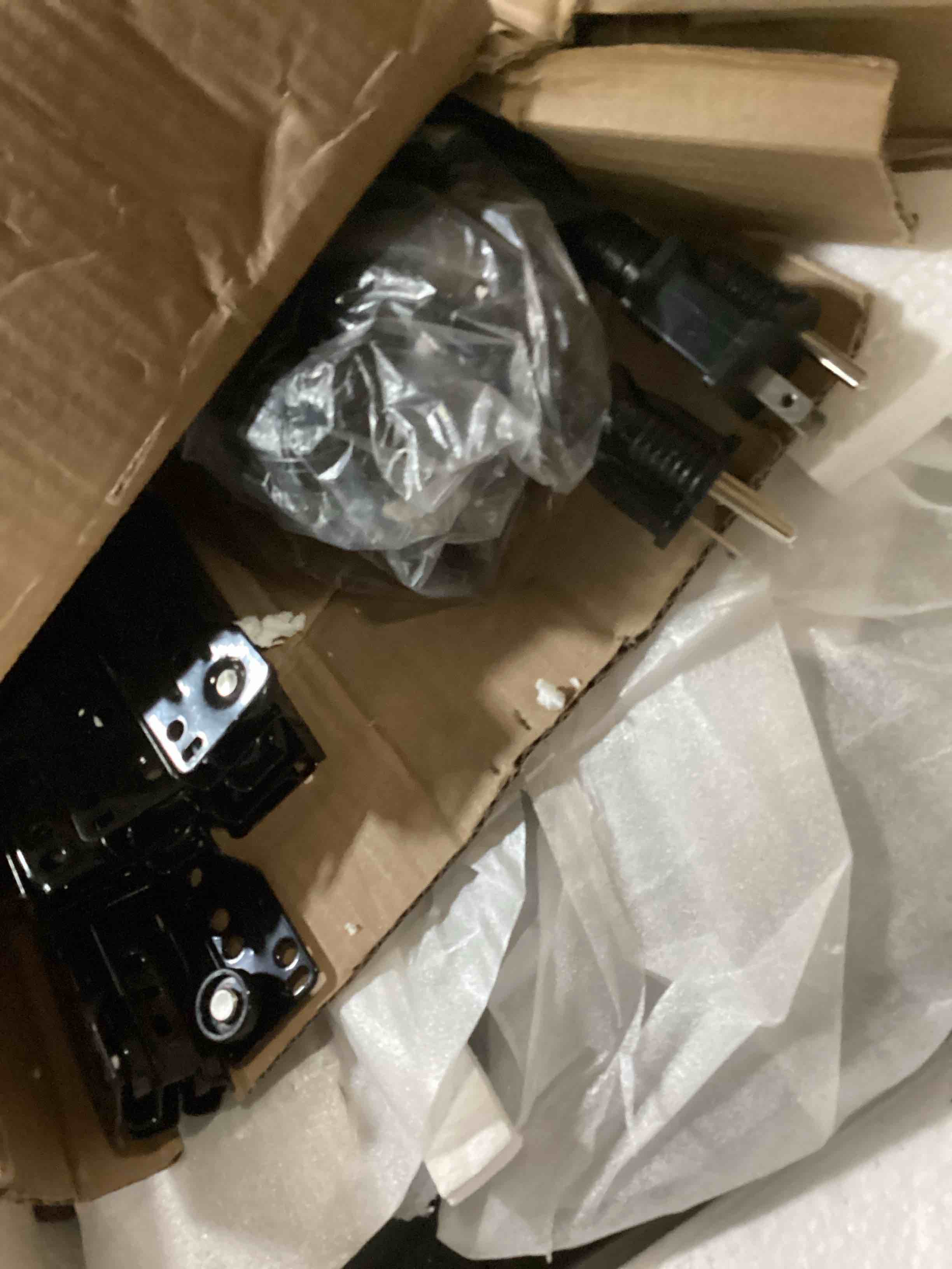 https://s3.amazonaws.com/lotting-images-prod/bidfta/YEL6796550_1739563520324.jpeg