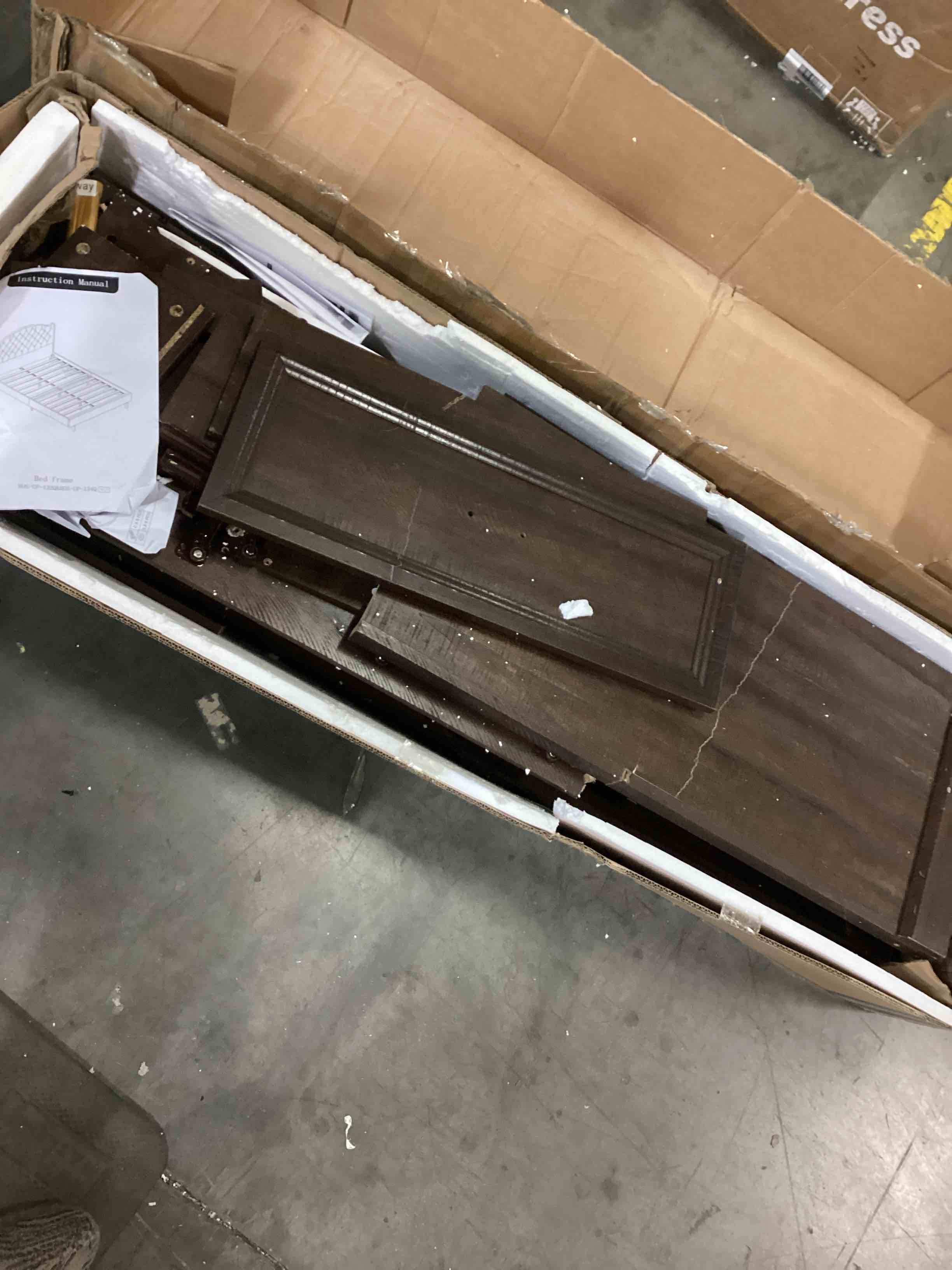 Dorthia Farmhouse 6 Drawer Dresser