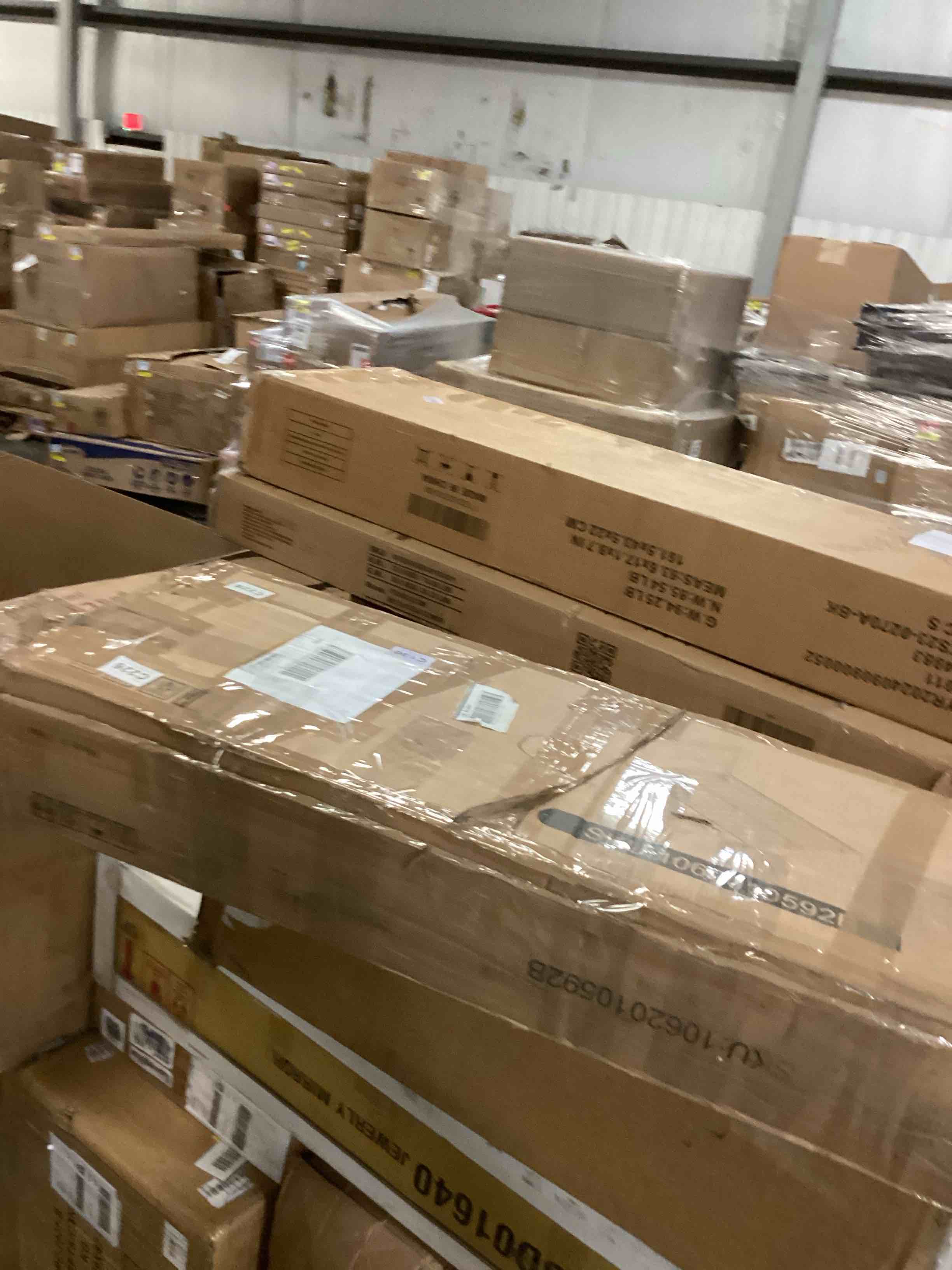 https://s3.amazonaws.com/lotting-images-prod/bidfta/YEL6796799_1740751567922.jpeg
