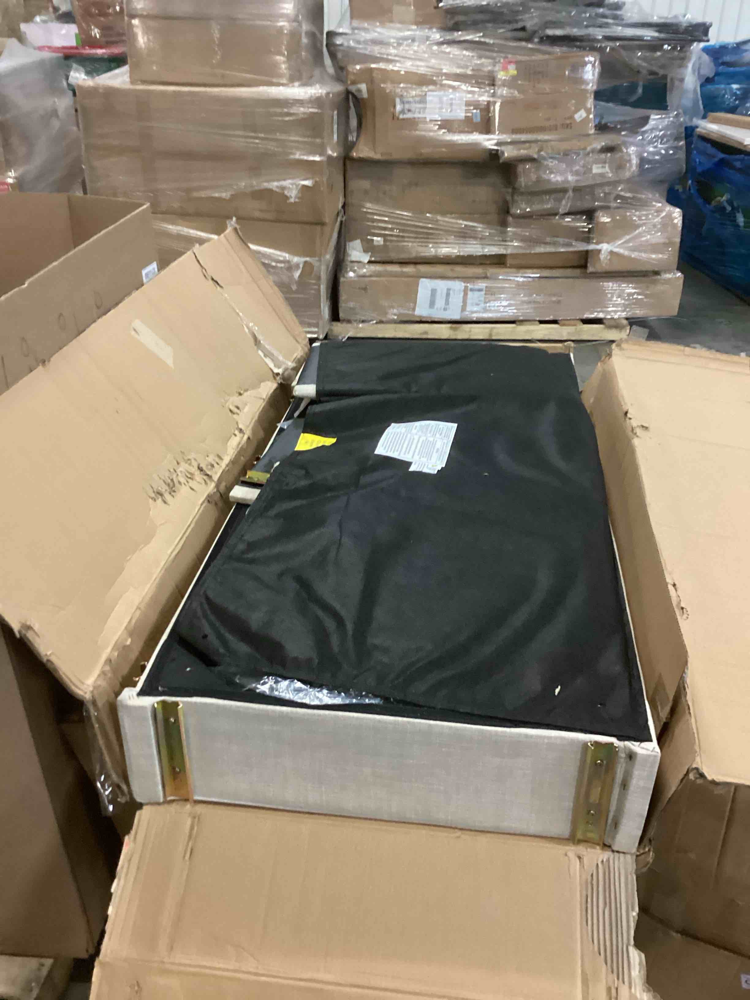 https://s3.amazonaws.com/lotting-images-prod/bidfta/YEL6796804_1740756150825.jpeg