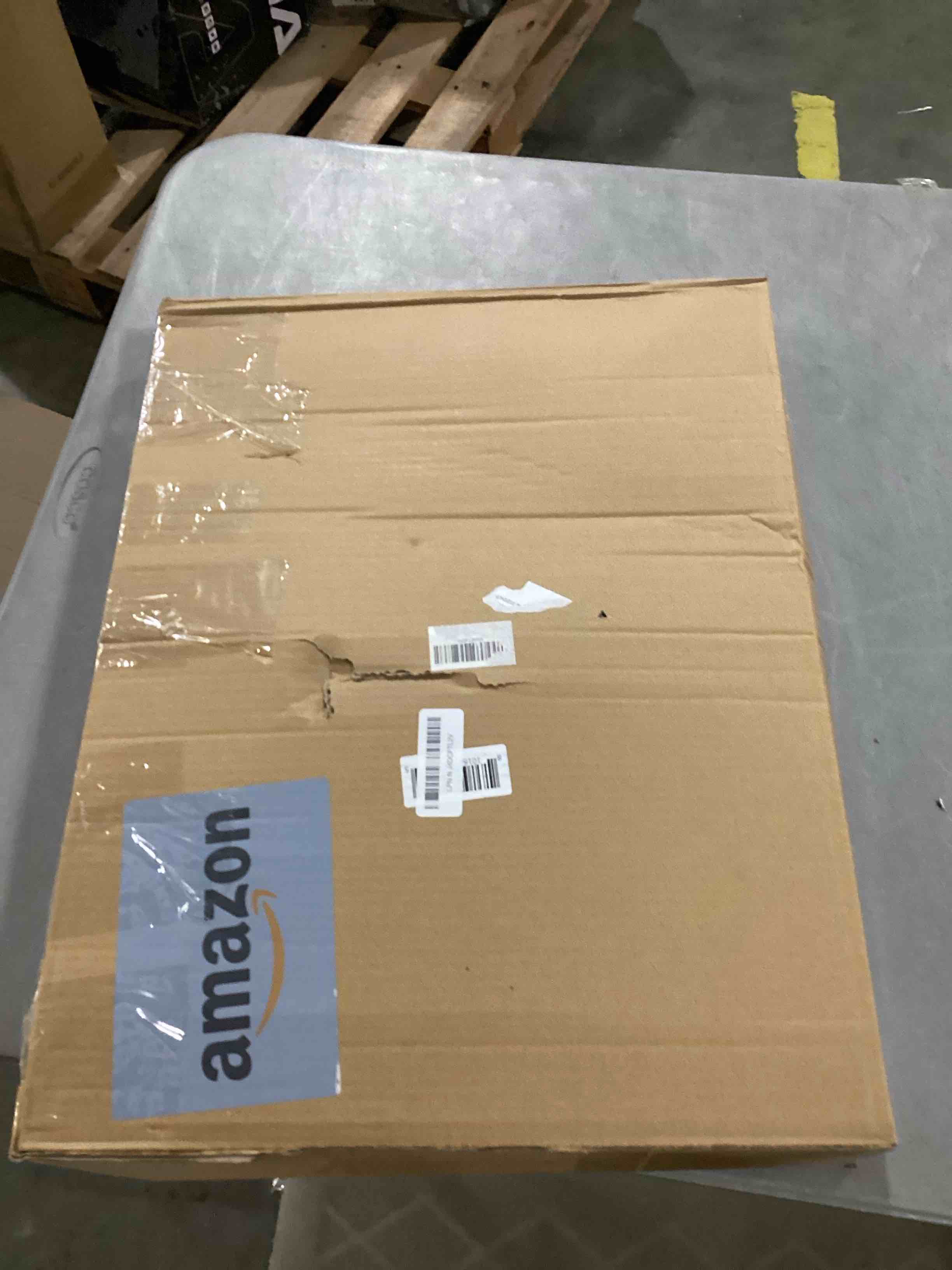 https://s3.amazonaws.com/lotting-images-prod/bidfta/YEL6797188_1737644065387.jpeg
