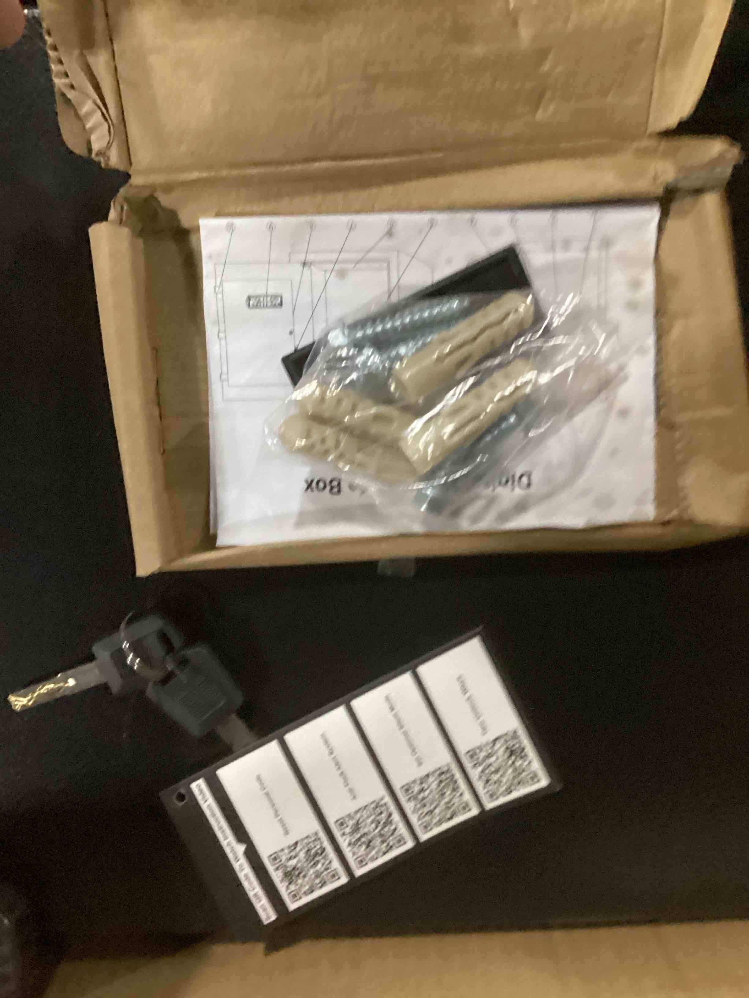https://s3.amazonaws.com/lotting-images-prod/bidfta/YEL6797413_1737992515460.jpeg