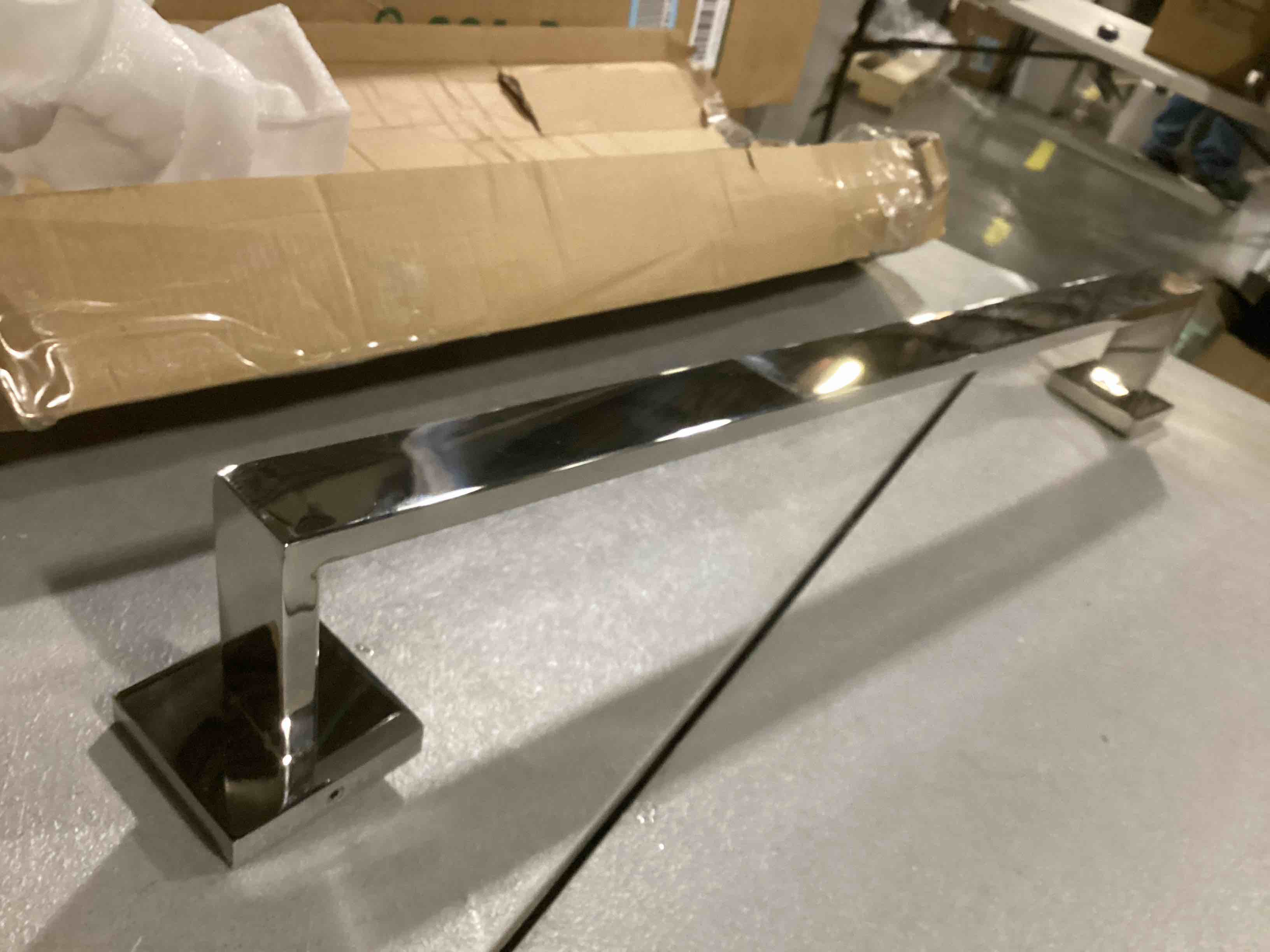 https://s3.amazonaws.com/lotting-images-prod/bidfta/YEL6797426_1737994866329.jpeg