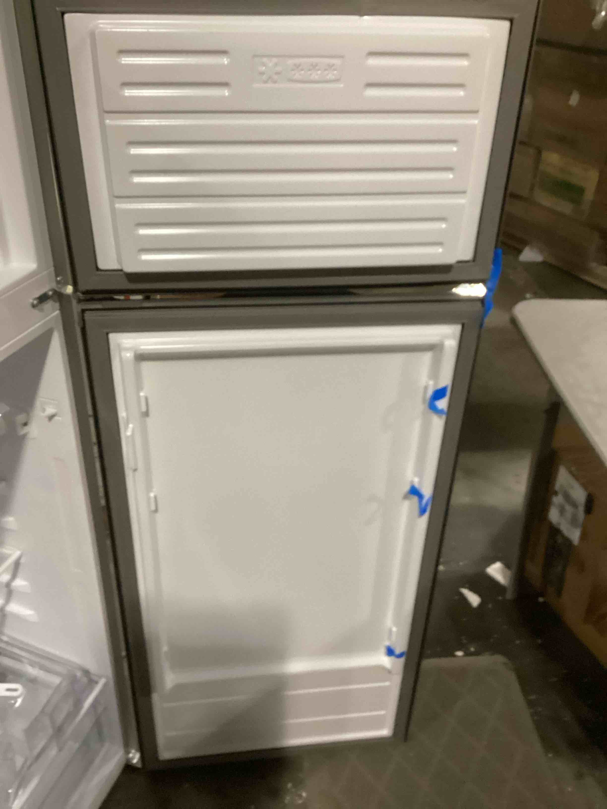 https://s3.amazonaws.com/lotting-images-prod/bidfta/YEL6797992_1738692466298.jpeg