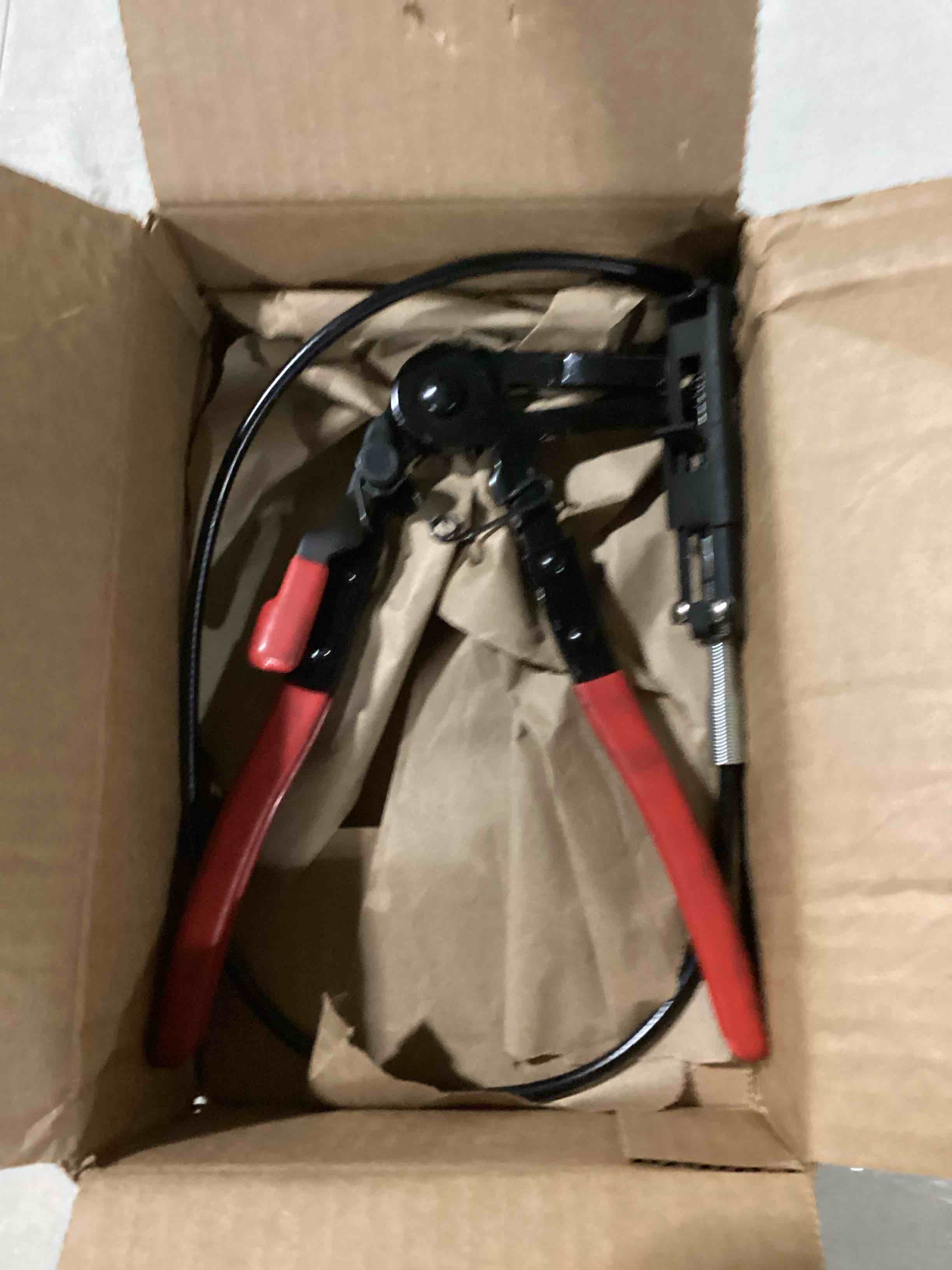 https://s3.amazonaws.com/lotting-images-prod/bidfta/YEL6798450_1732889231629.jpeg