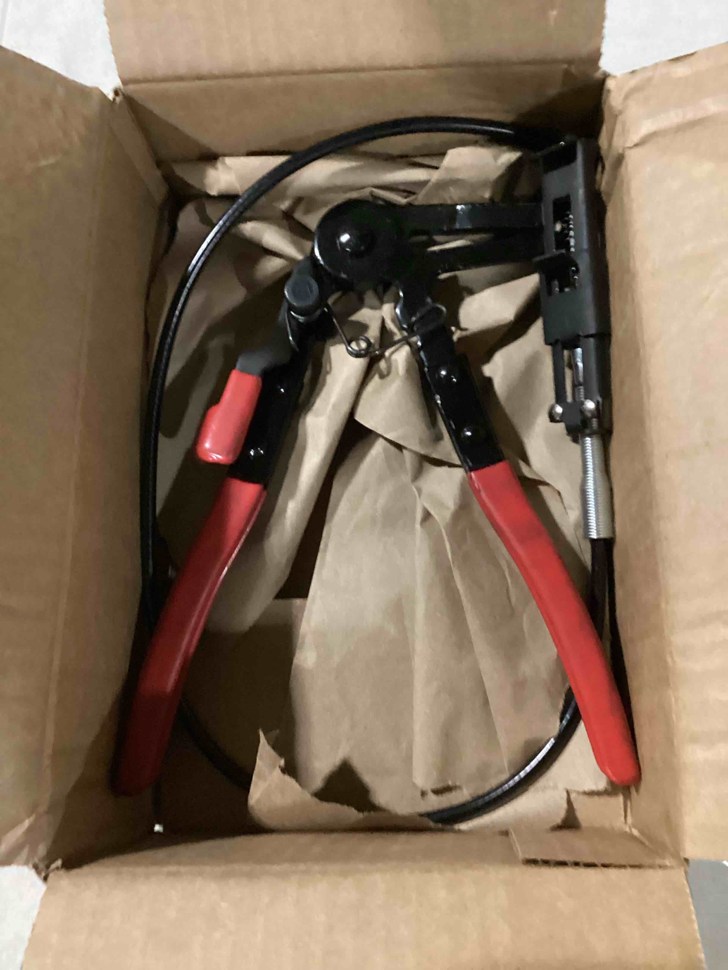https://s3.amazonaws.com/lotting-images-prod/bidfta/YEL6798450_1732889232447.jpeg