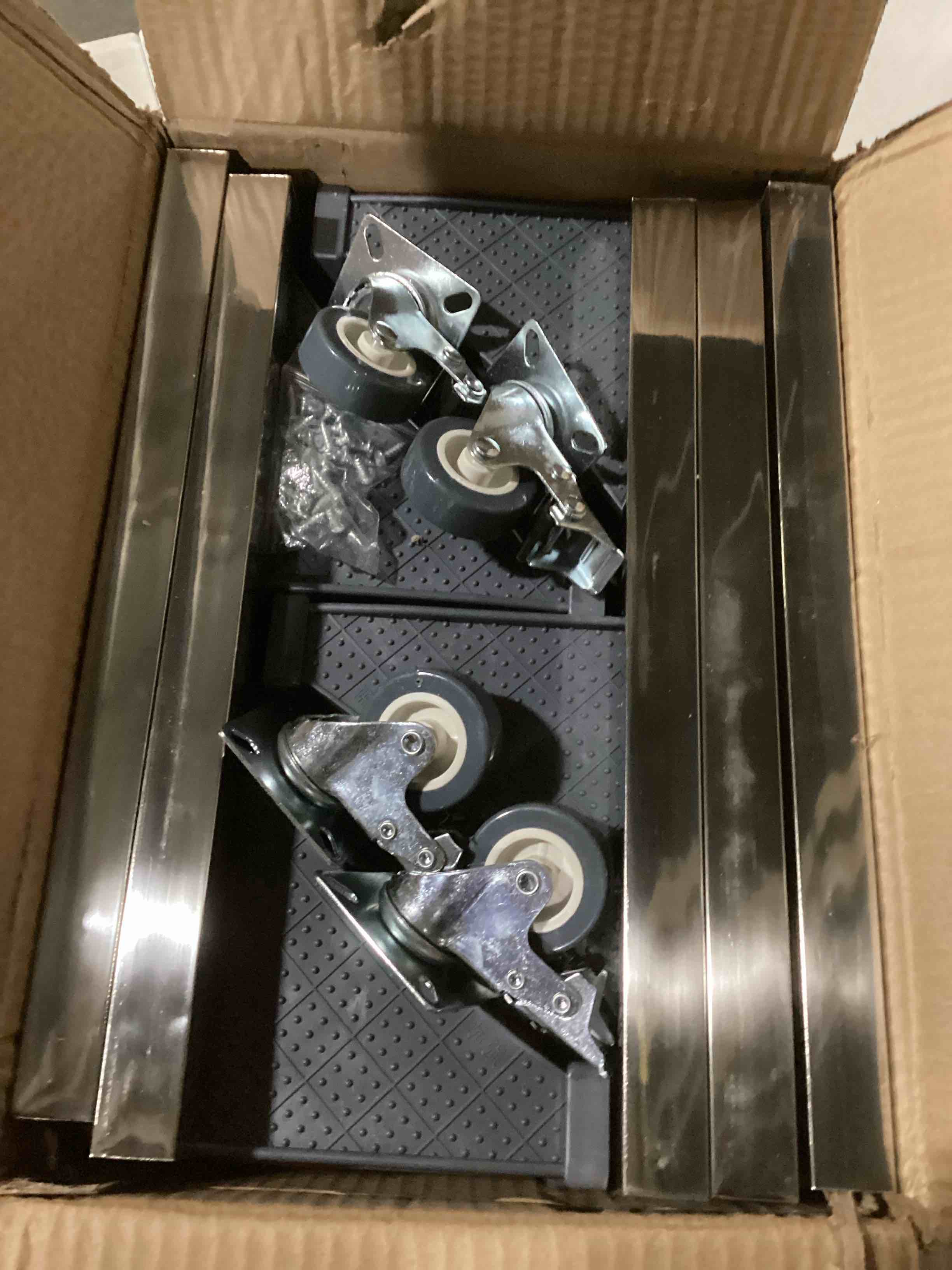 https://s3.amazonaws.com/lotting-images-prod/bidfta/YEL6799261_1733406224198.jpeg