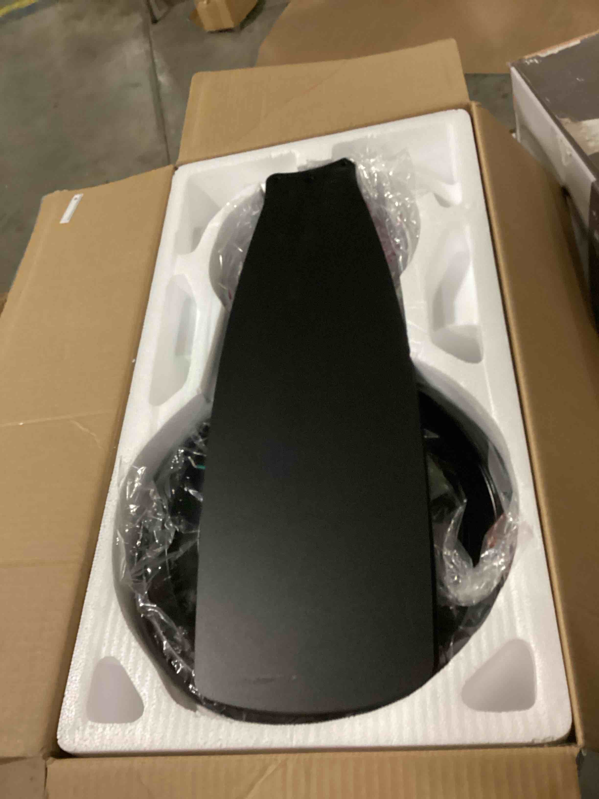 https://s3.amazonaws.com/lotting-images-prod/bidfta/YEL6799733_1733761874341.jpeg