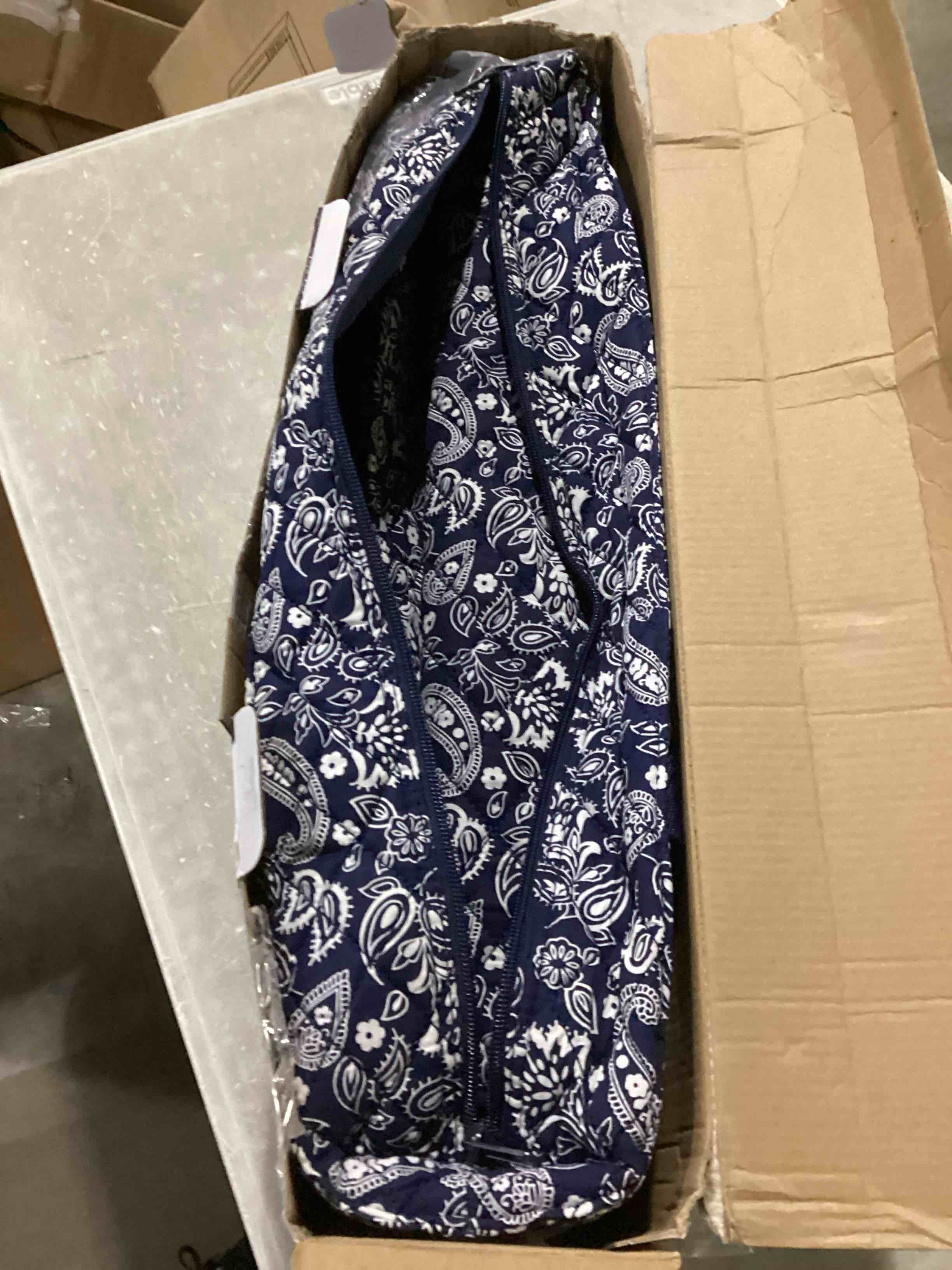 https://s3.amazonaws.com/lotting-images-prod/bidfta/YEL6799787_1733774173353.jpeg