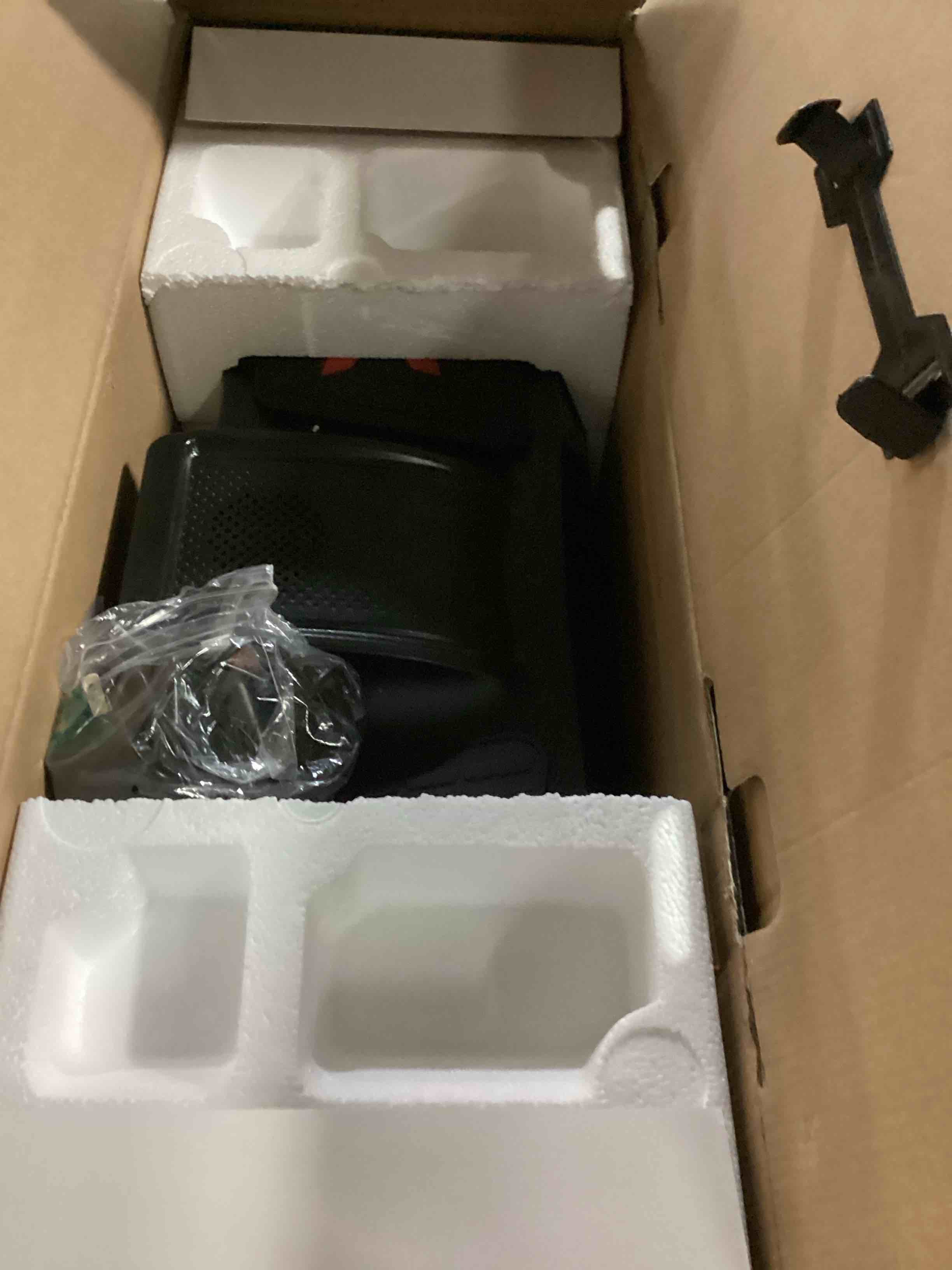 https://s3.amazonaws.com/lotting-images-prod/bidfta/YEL6800011_1738000053180.jpeg