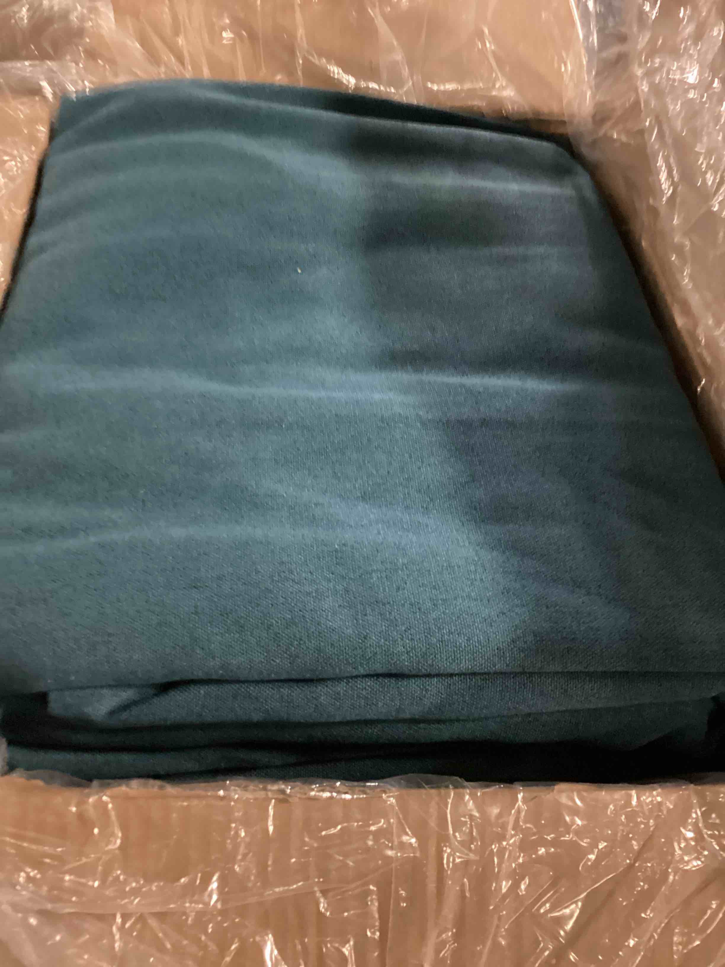 https://s3.amazonaws.com/lotting-images-prod/bidfta/YEL6800015_1738000507957.jpeg