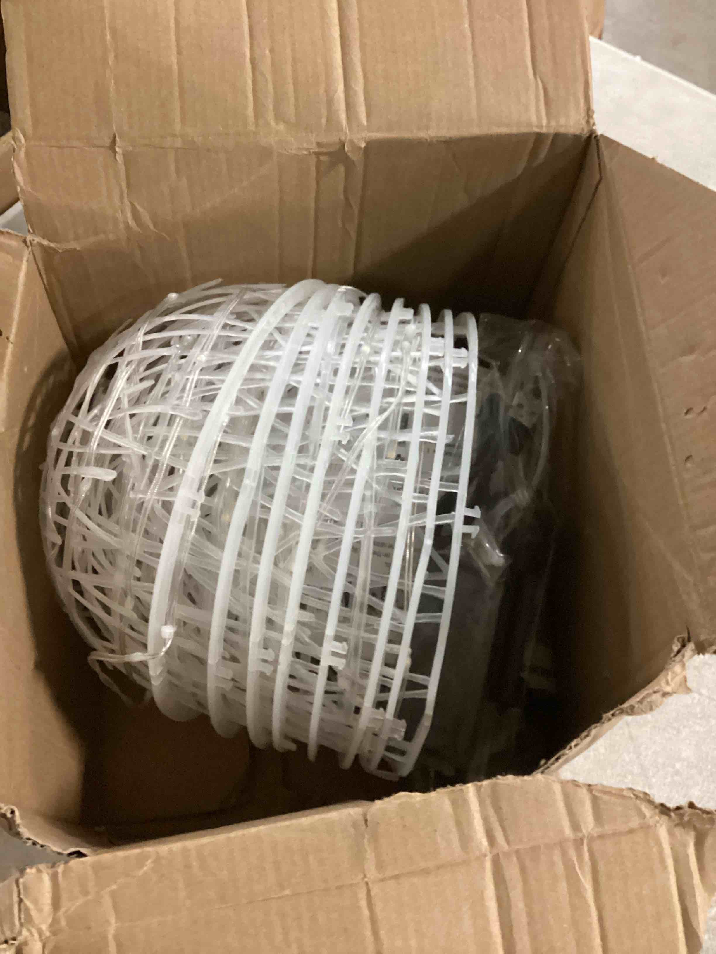 https://s3.amazonaws.com/lotting-images-prod/bidfta/YEL6800132_1738073982953.jpeg