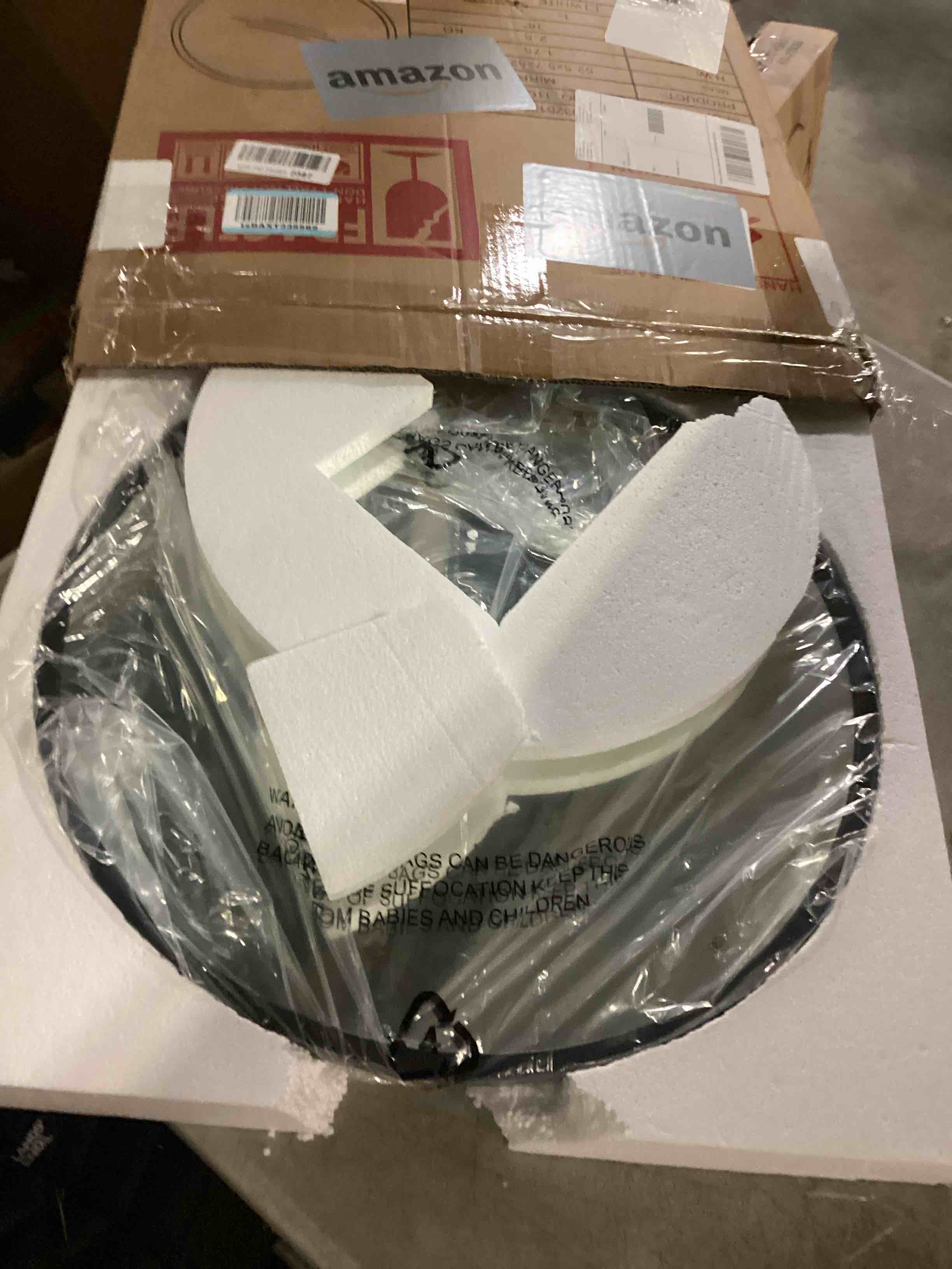 https://s3.amazonaws.com/lotting-images-prod/bidfta/YEL6800133_1738074089936.jpeg
