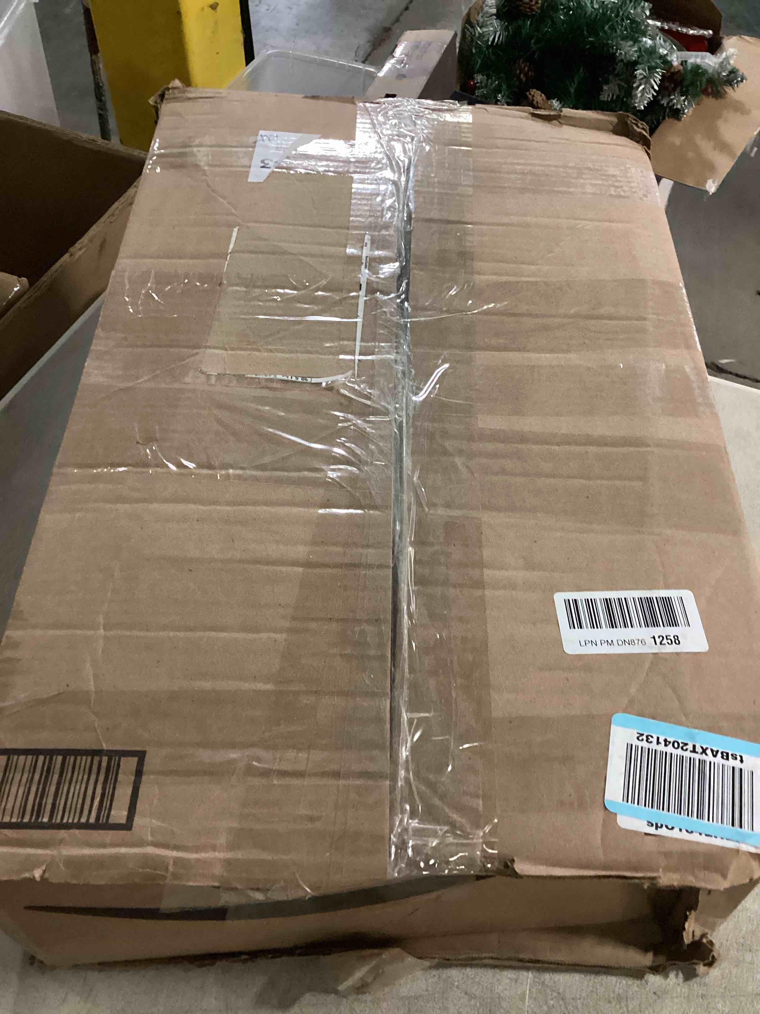 https://s3.amazonaws.com/lotting-images-prod/bidfta/YEL6800212_1738088399964.jpeg