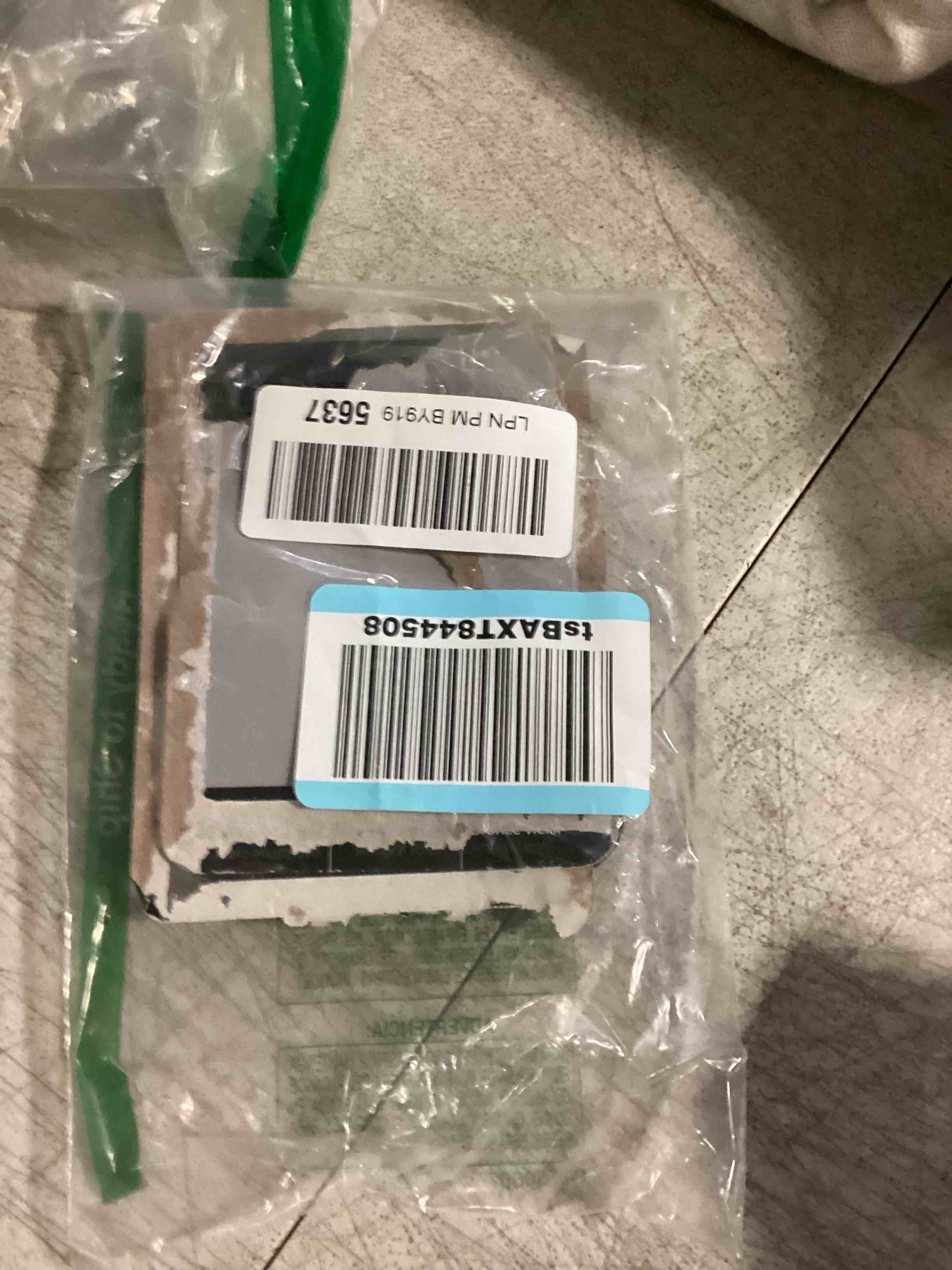 https://s3.amazonaws.com/lotting-images-prod/bidfta/YEL6800397_1738178676473.jpeg