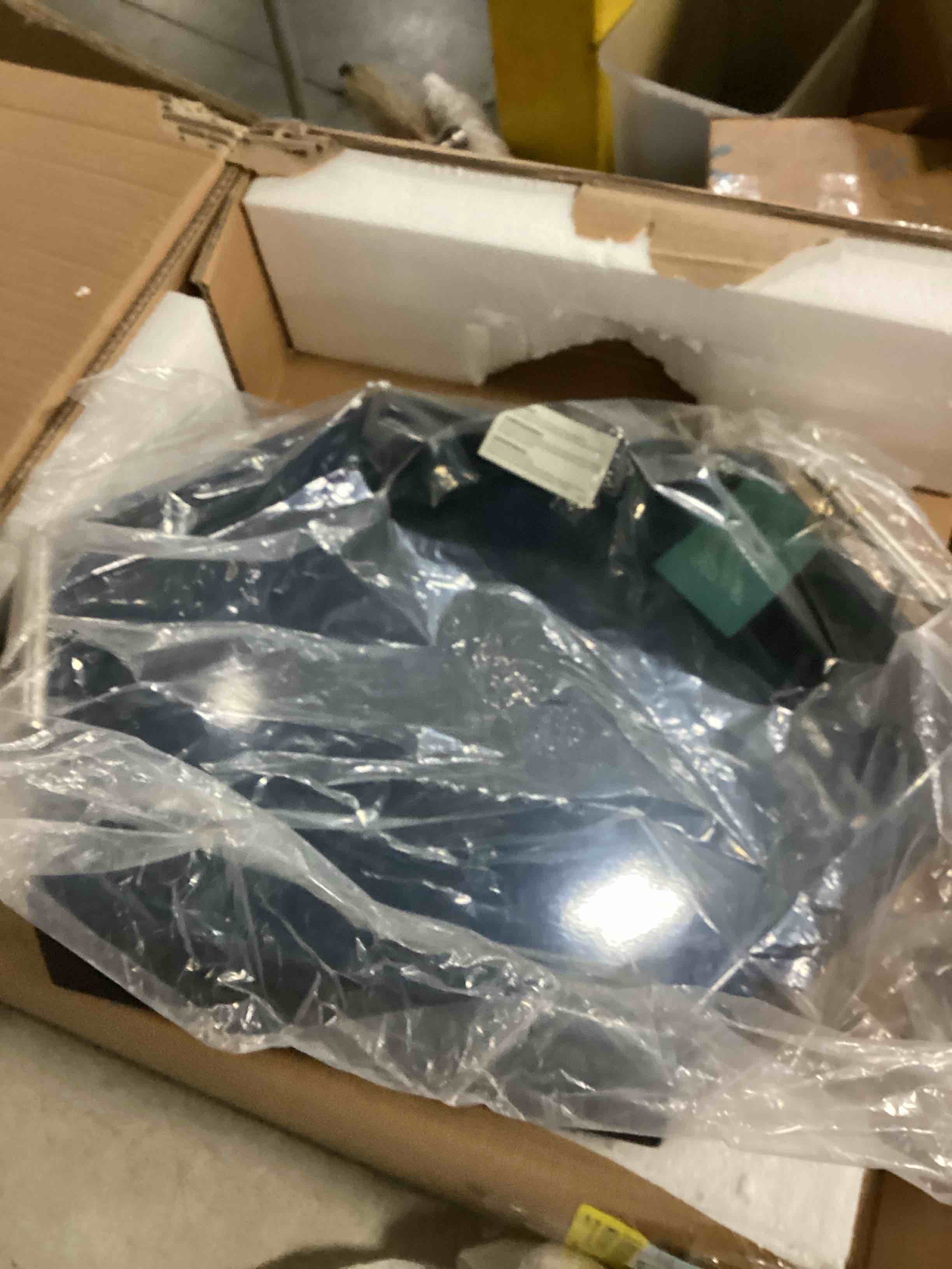 https://s3.amazonaws.com/lotting-images-prod/bidfta/YEL6801159_1738769981055.jpeg