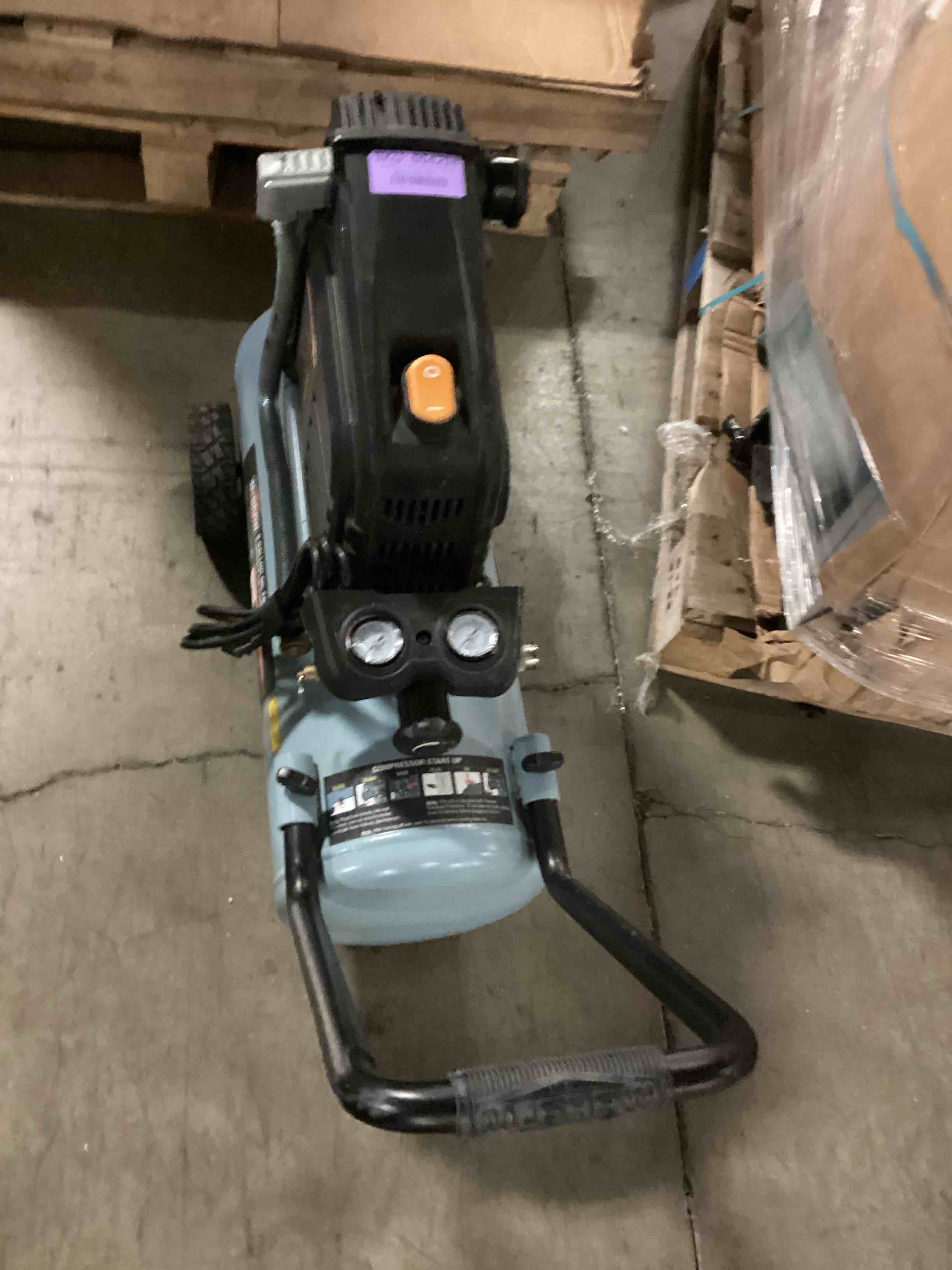 https://s3.amazonaws.com/lotting-images-prod/bidfta/YEL6801198_1738783937386.jpeg