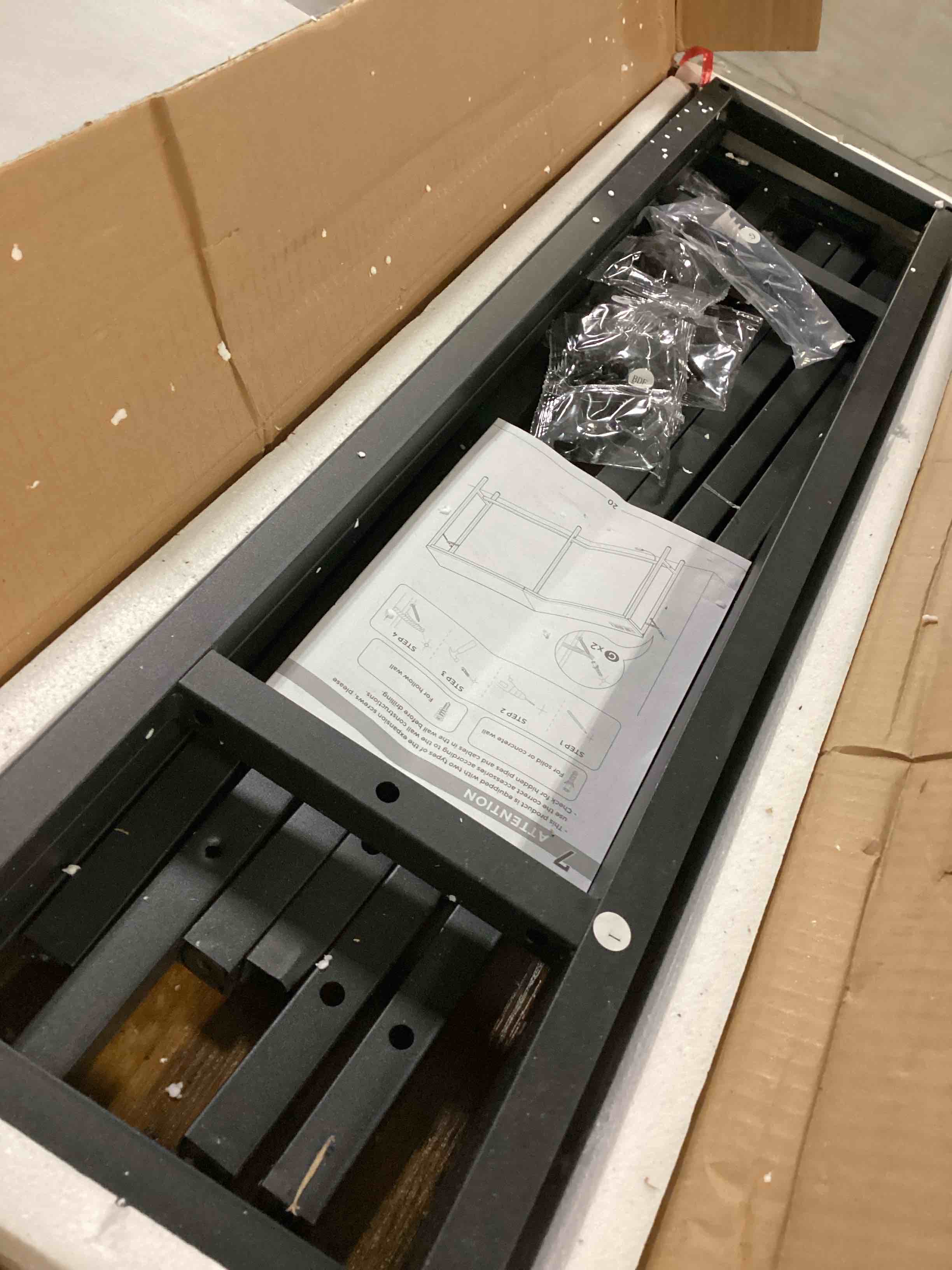https://s3.amazonaws.com/lotting-images-prod/bidfta/YEL6801514_1735841346642.jpeg