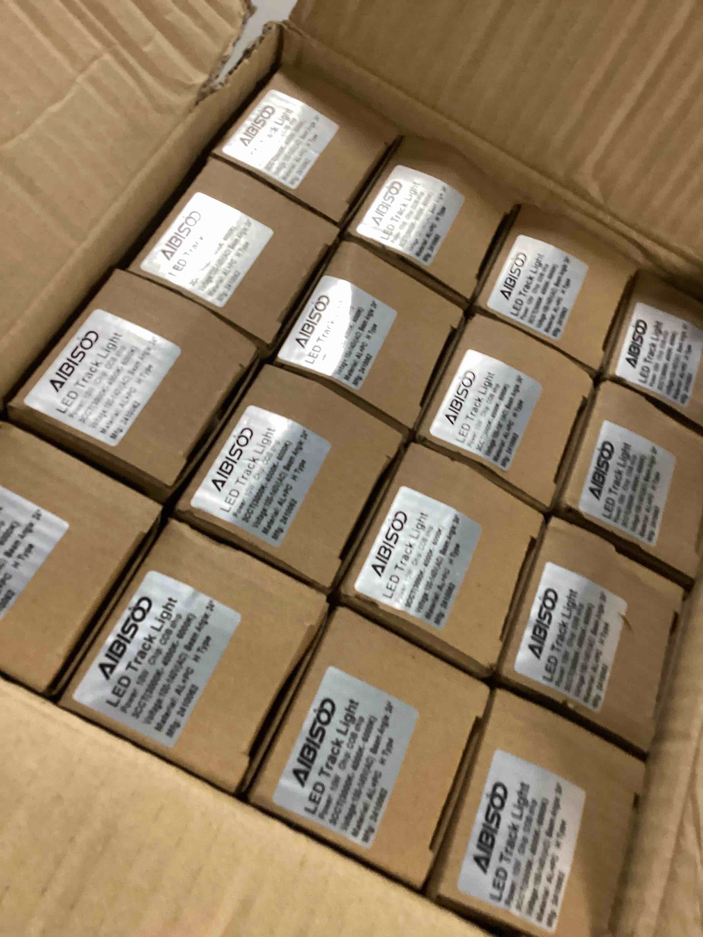 https://s3.amazonaws.com/lotting-images-prod/bidfta/YEL6801965_1736775096031.jpeg
