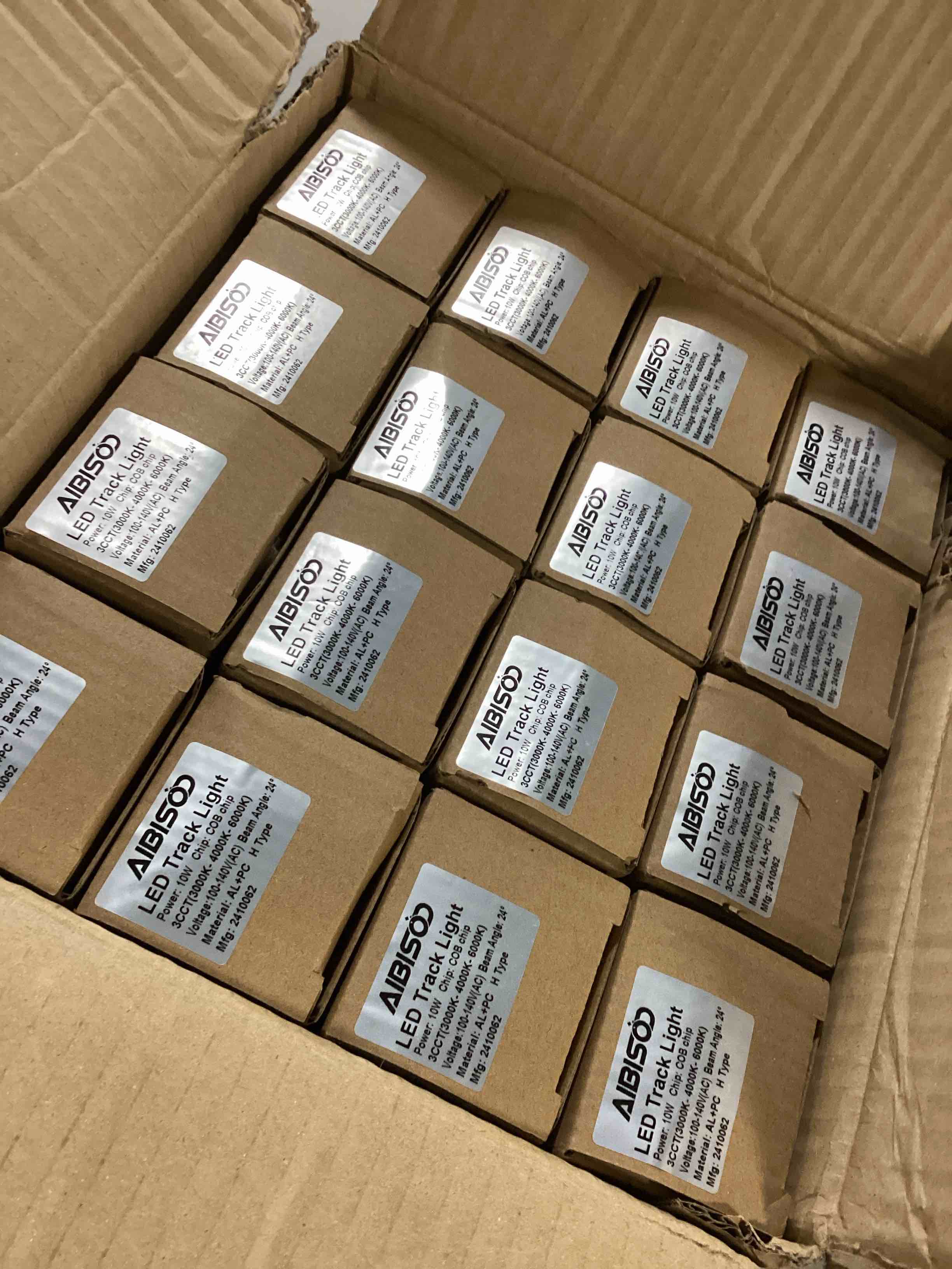 https://s3.amazonaws.com/lotting-images-prod/bidfta/YEL6801965_1736775096968.jpeg
