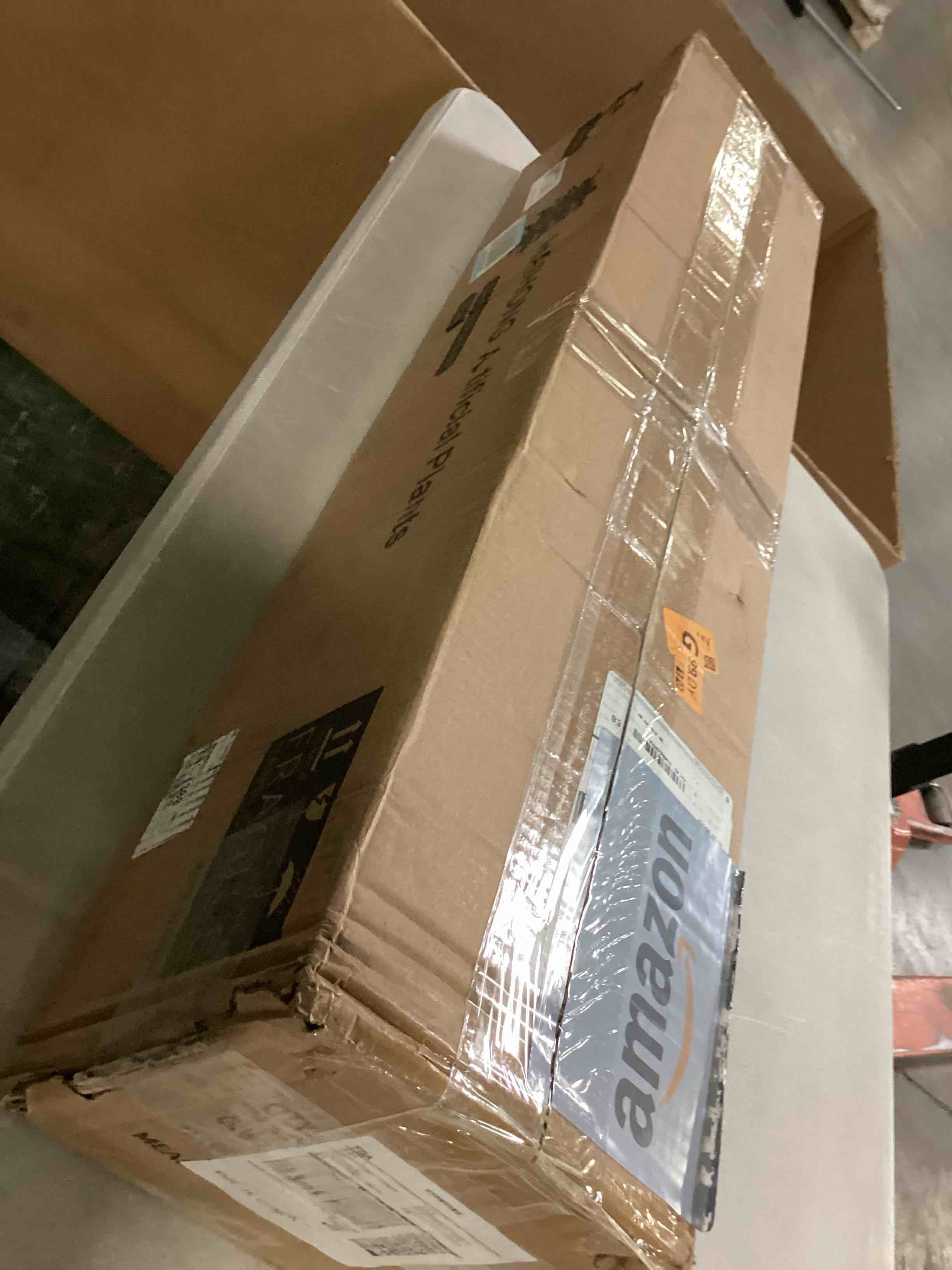 https://s3.amazonaws.com/lotting-images-prod/bidfta/YEL6802094_1736864305980.jpeg