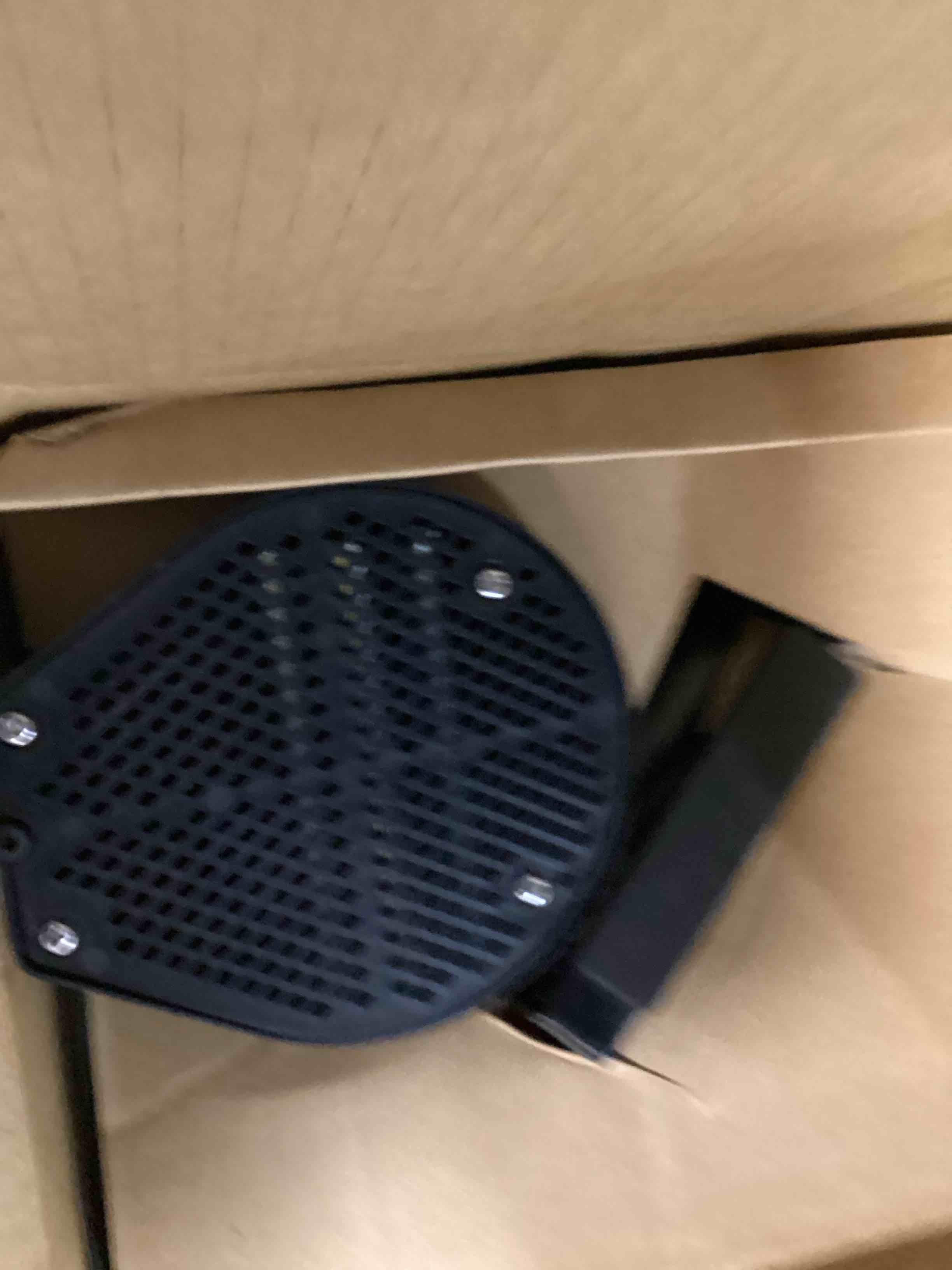 https://s3.amazonaws.com/lotting-images-prod/bidfta/YEL6802360_1736971228501.jpeg