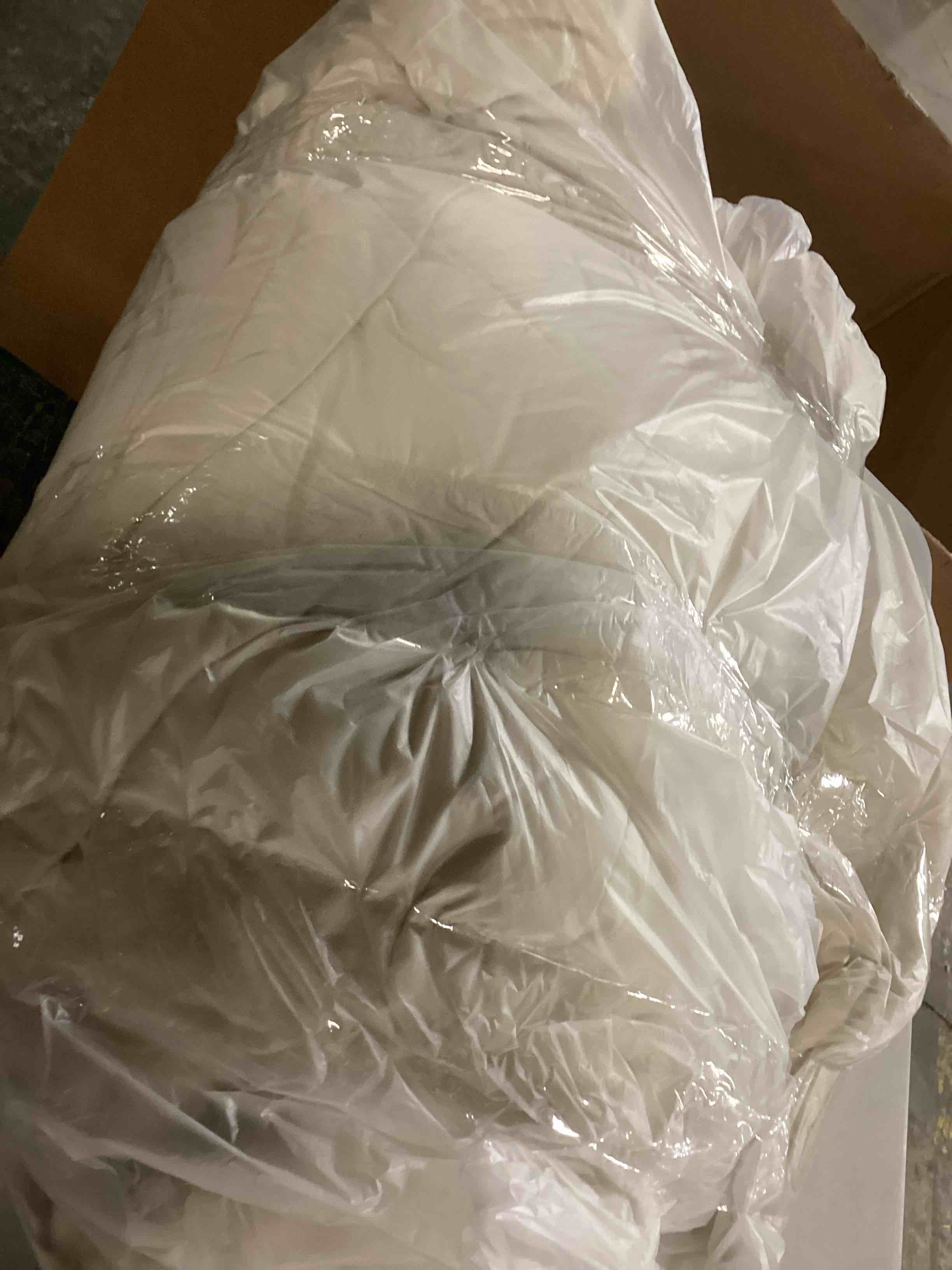 https://s3.amazonaws.com/lotting-images-prod/bidfta/YEL6802480_1737049234540.jpeg