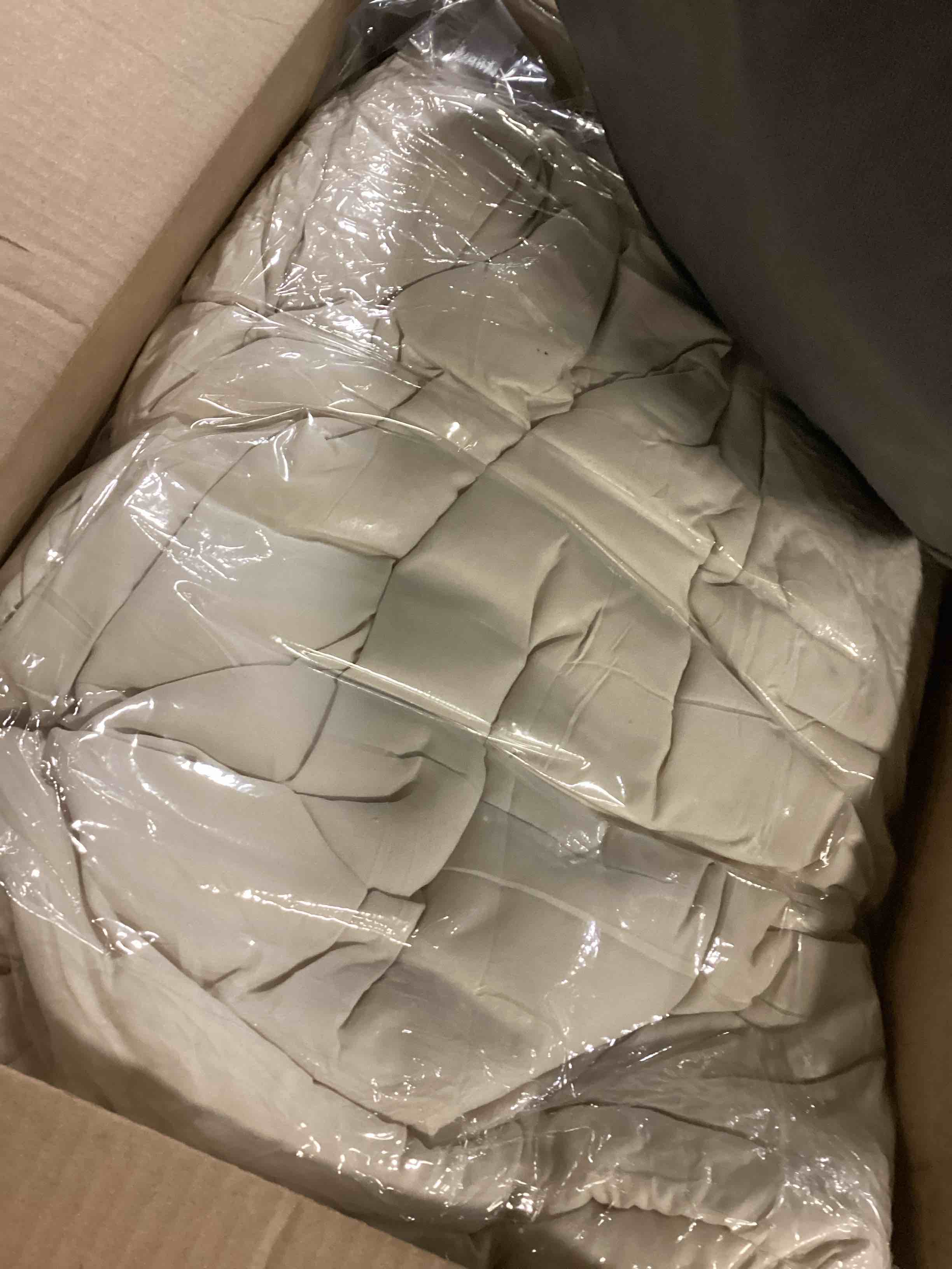 https://s3.amazonaws.com/lotting-images-prod/bidfta/YEL6802765_1737397148311.jpeg