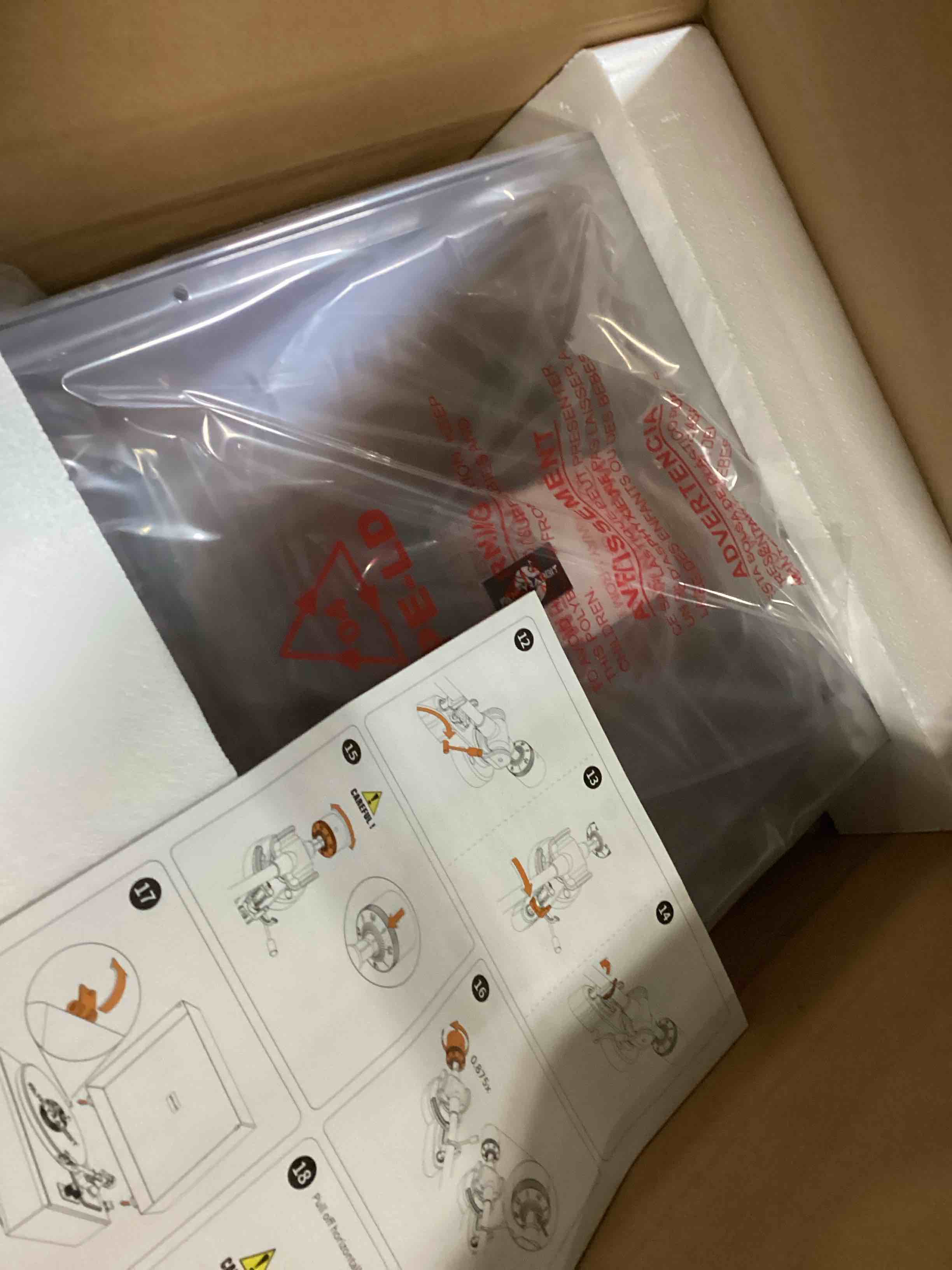 https://s3.amazonaws.com/lotting-images-prod/bidfta/YEL6802921_1737548727462.jpeg