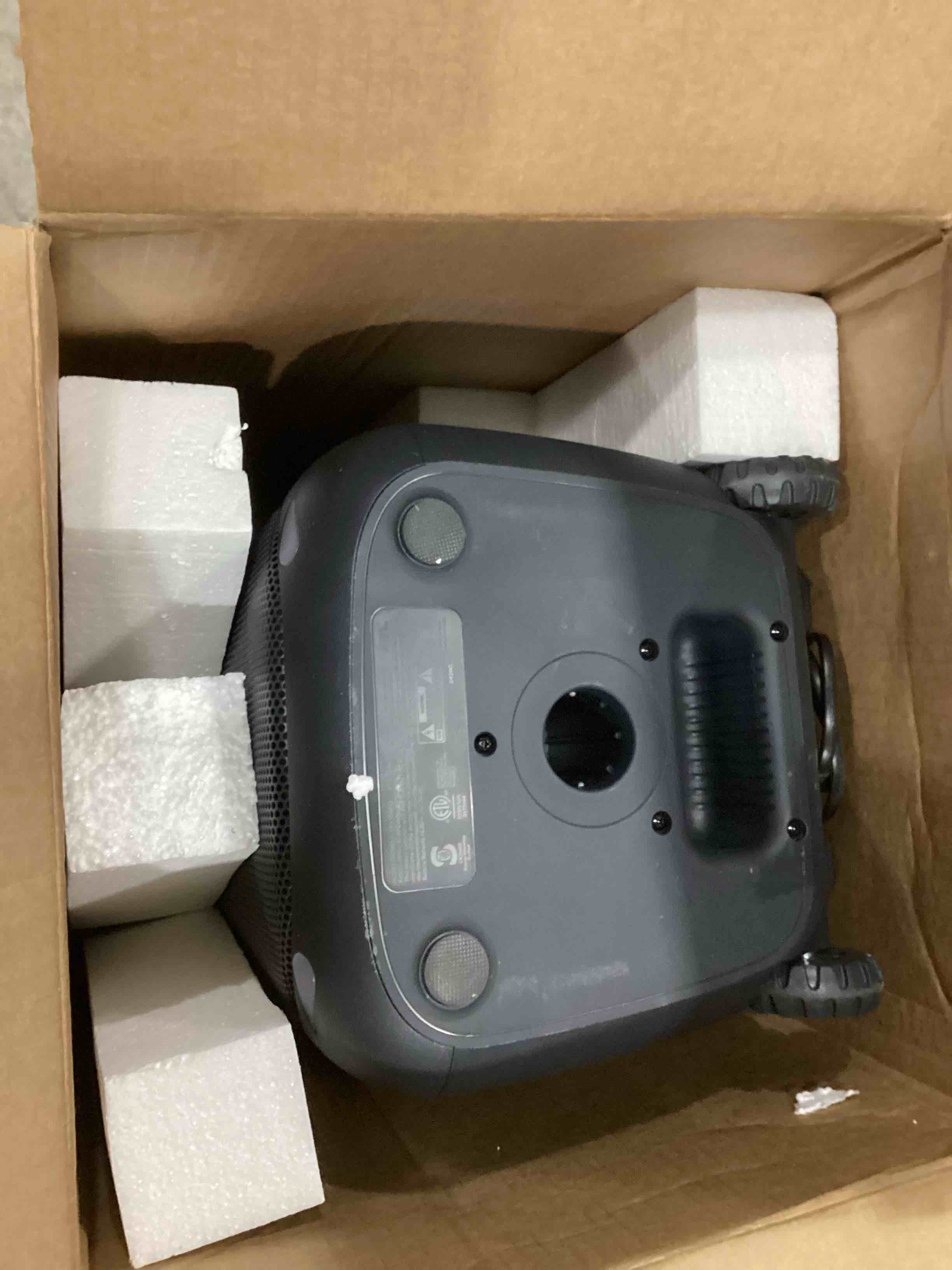 https://s3.amazonaws.com/lotting-images-prod/bidfta/YEL6803196_1736426653260.jpeg