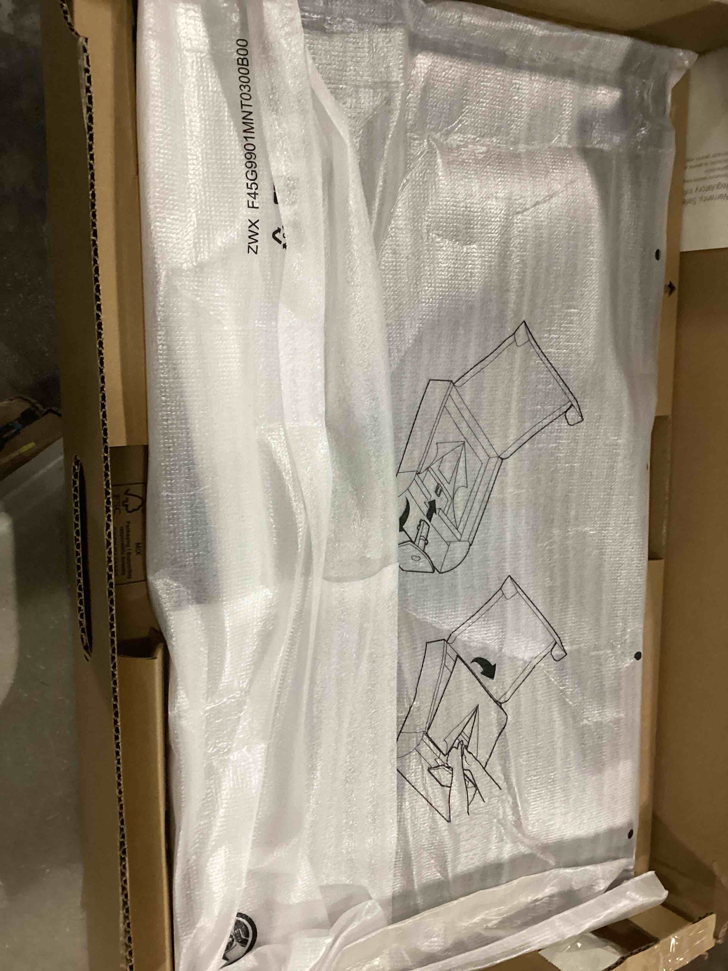 https://s3.amazonaws.com/lotting-images-prod/bidfta/YEL6803517_1736786700193.jpeg