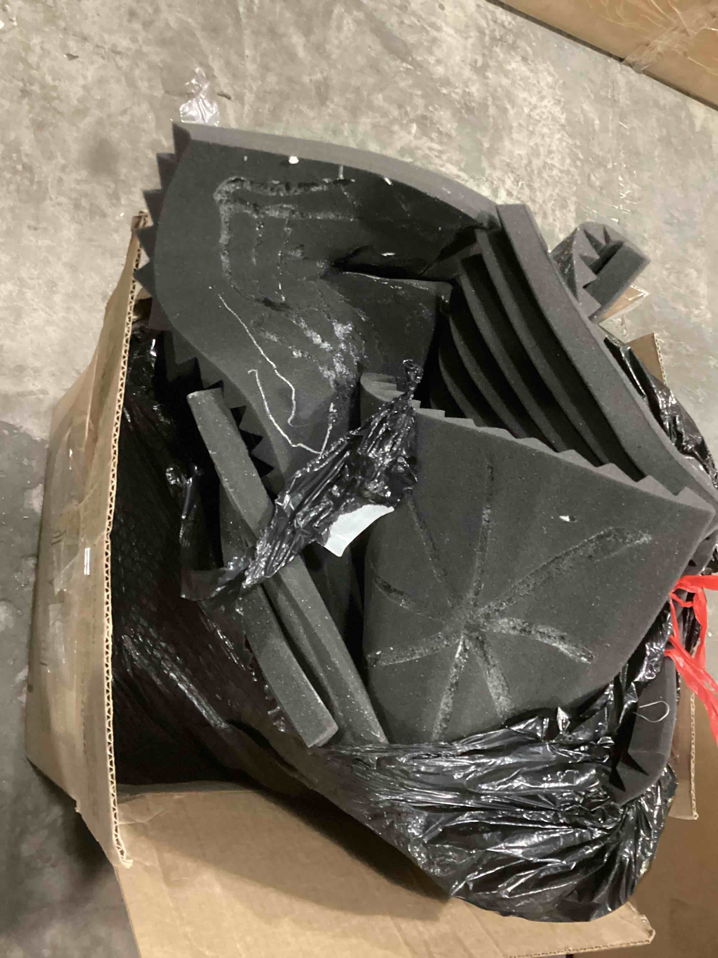 https://s3.amazonaws.com/lotting-images-prod/bidfta/YEL6803911_1736969118081.jpeg
