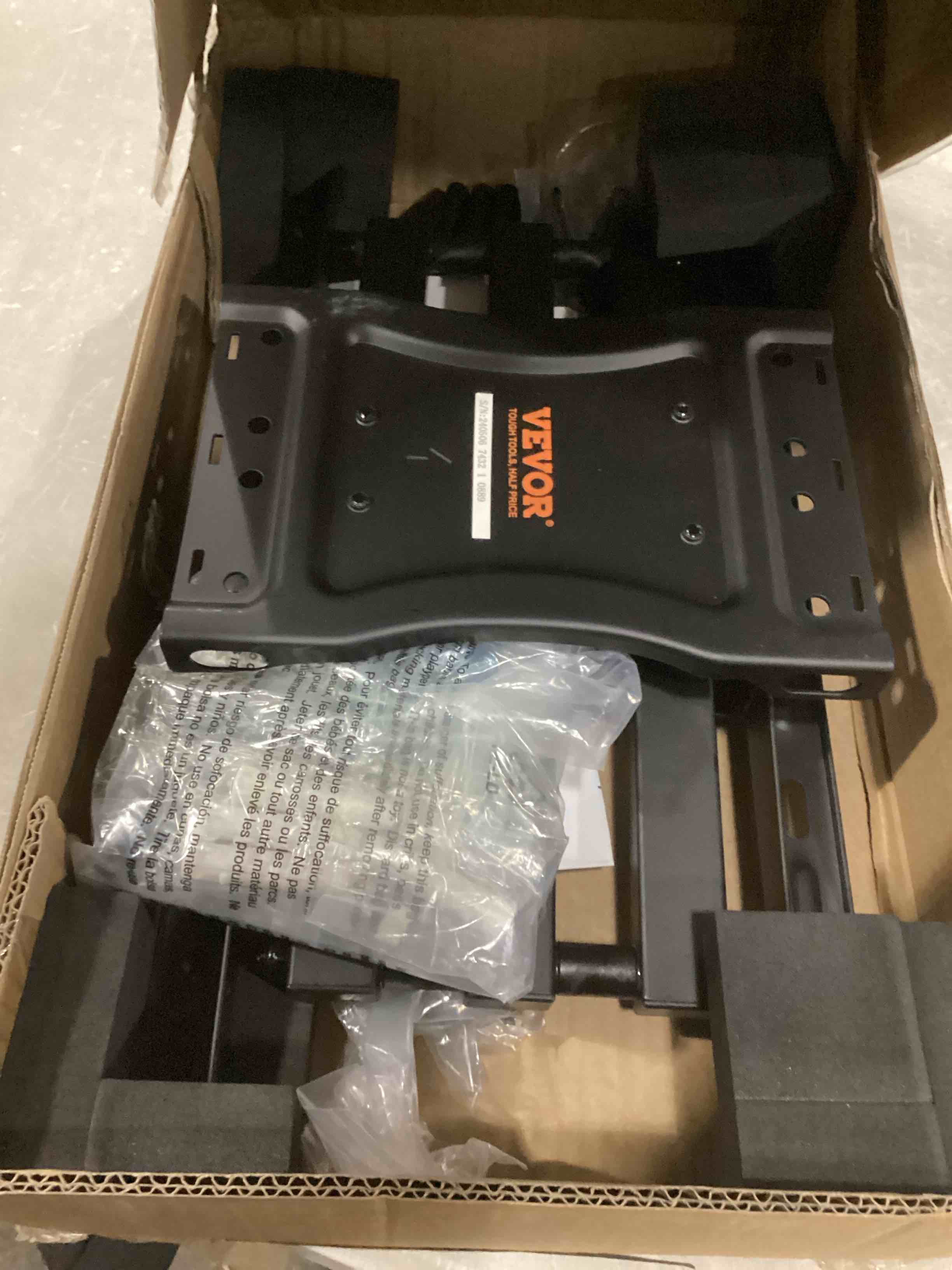 https://s3.amazonaws.com/lotting-images-prod/bidfta/YEL6804130_1737384621987.jpeg