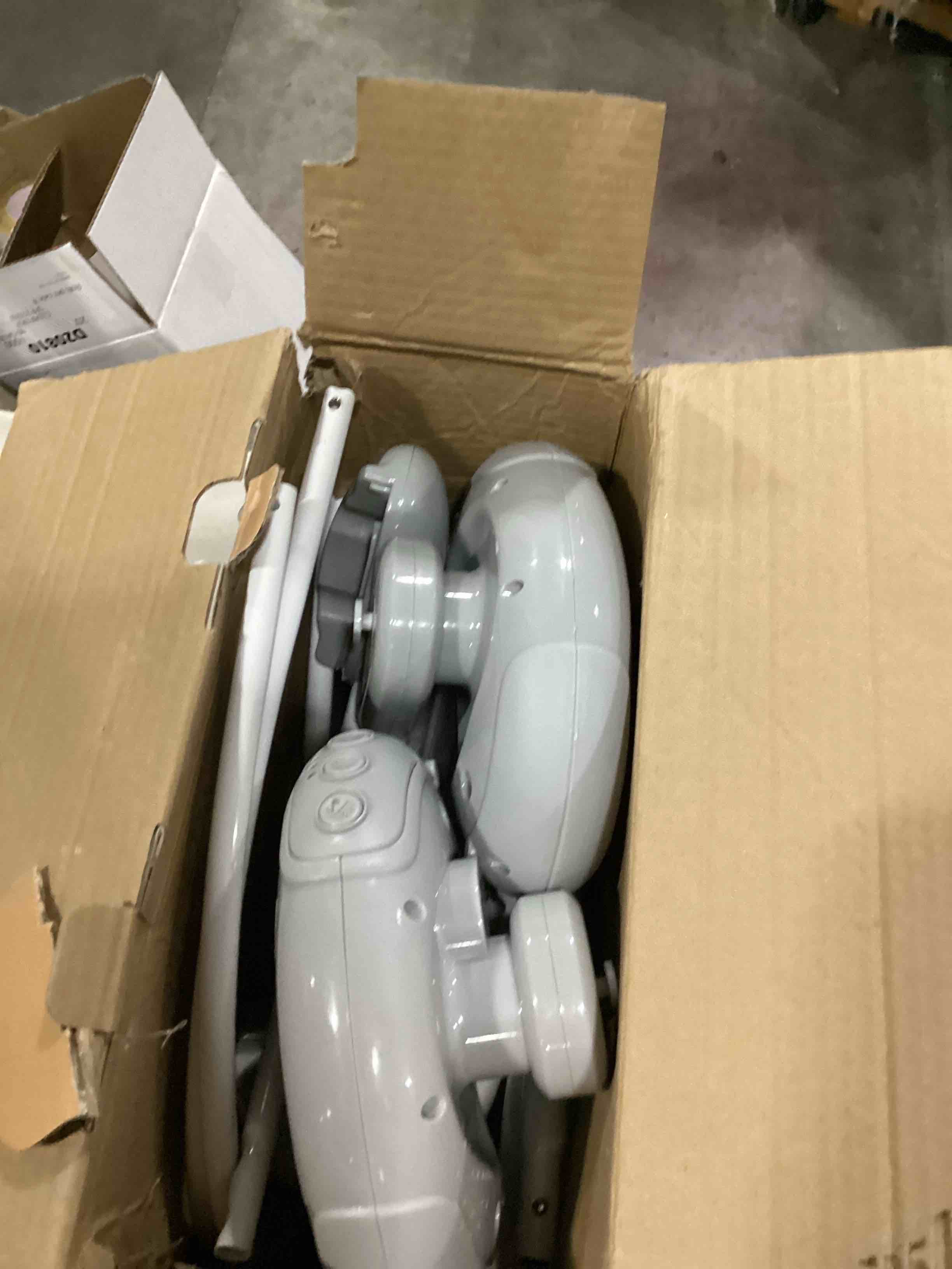 https://s3.amazonaws.com/lotting-images-prod/bidfta/YEL6804324_1738758875541.jpeg