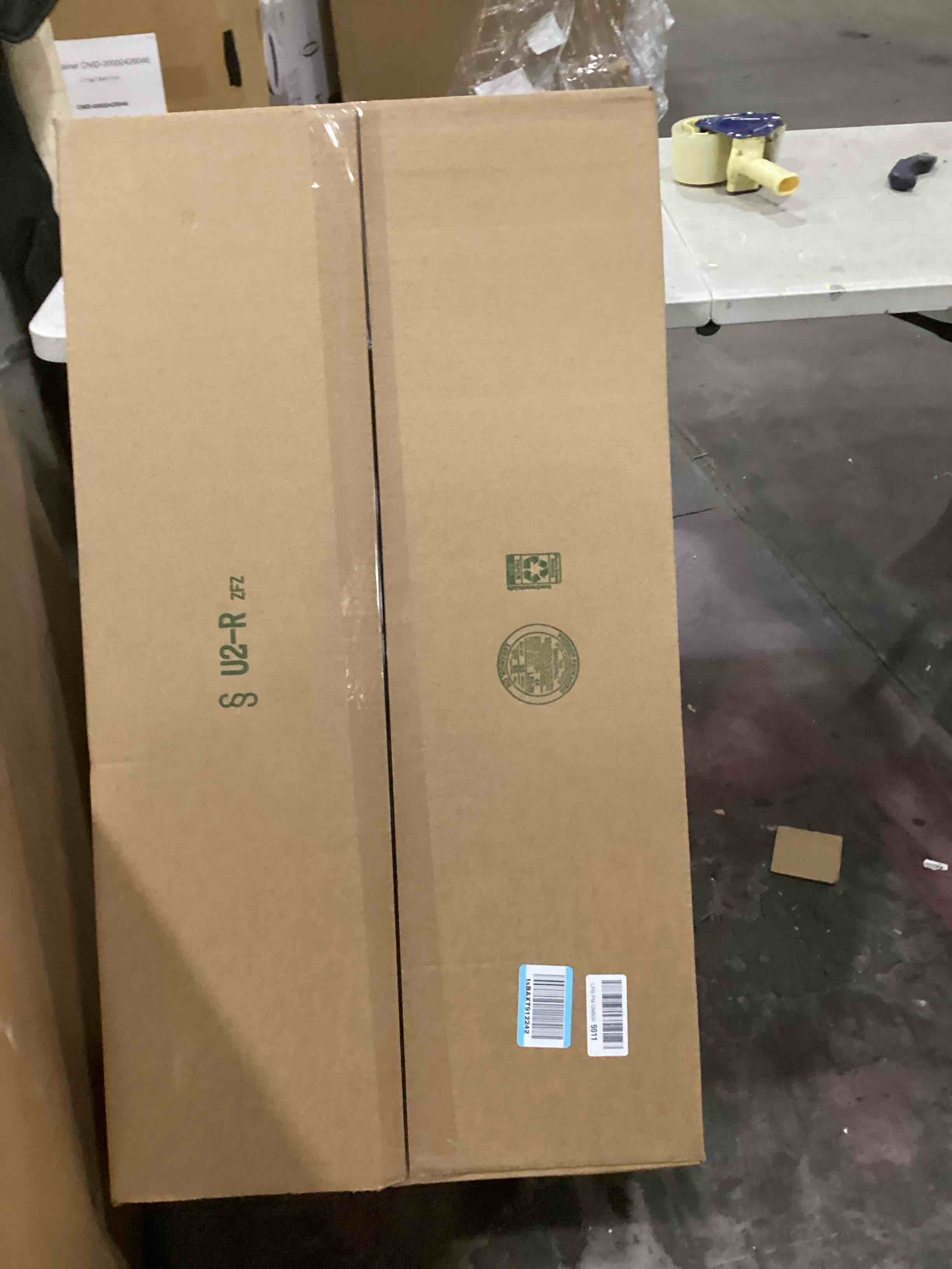 https://s3.amazonaws.com/lotting-images-prod/bidfta/YEL6804406_1738848460826.jpeg