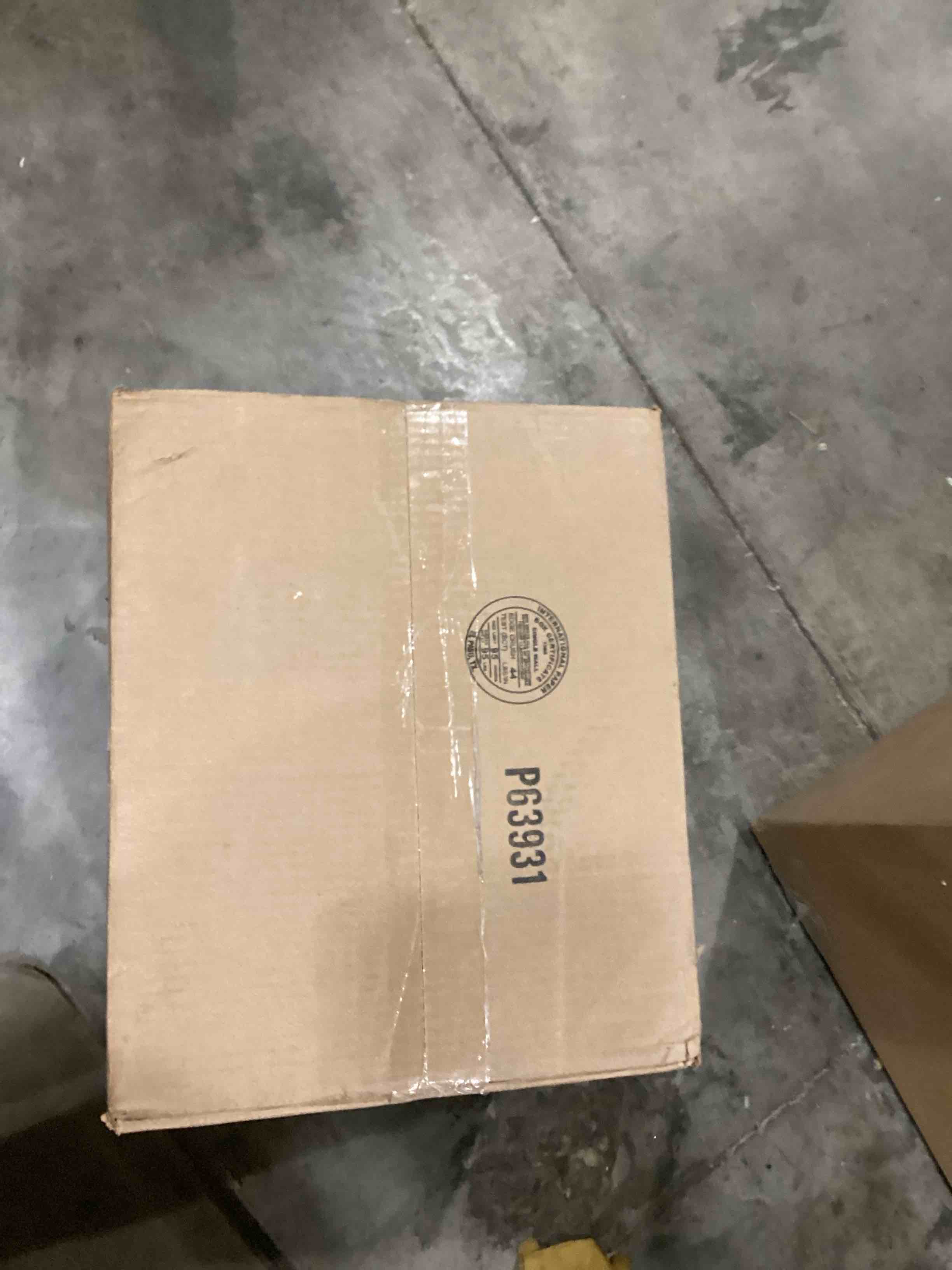 https://s3.amazonaws.com/lotting-images-prod/bidfta/YEL6804464_1738069793801.jpeg