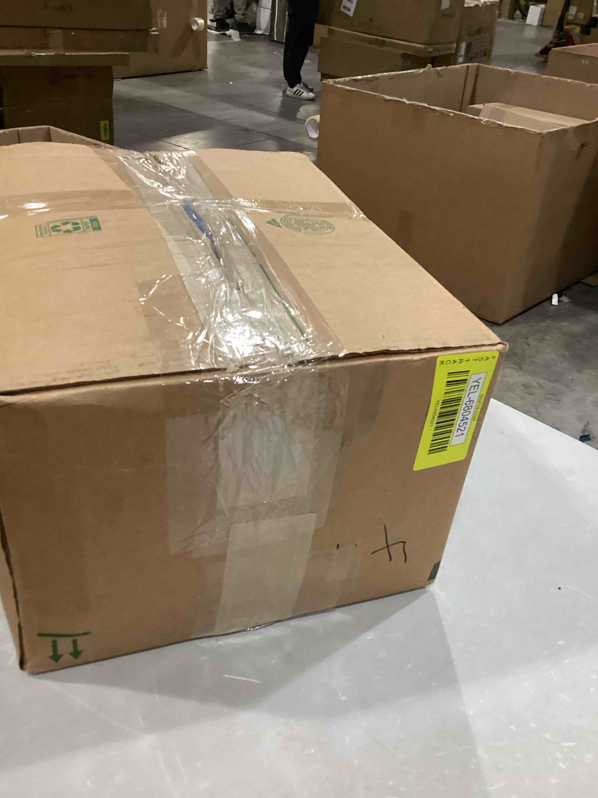 https://s3.amazonaws.com/lotting-images-prod/bidfta/YEL6804521_1738075934489.jpeg